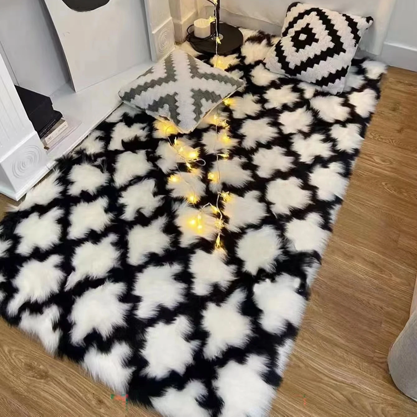 Modern Simple Wool Rug Soft Fluffy Four Leaf Clover Carpet for Home Bedroom Living Room Bathroom Office Prayer