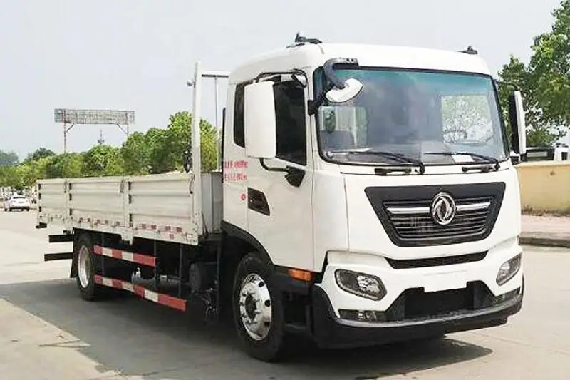 3 5 6 ton loading cargo lorry truck malaysia with box 5m to 6.1m dimensions for sale