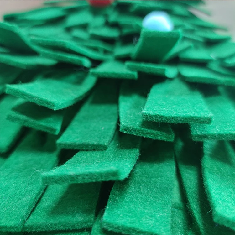 Hot Sale Pressure Relief Non-Slip Pet Green Christmas Tree Sniffing Mat Slow Feeding Training Rug For Dogs