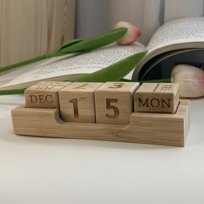 Factory sale make your own desktop decoration  festival blocks perpetual wooden cube square small calendar for office decor
