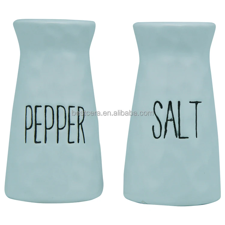 Simple Design Farmhouse Ceramic herbs & spice tools  Cute Salt and Pepper Dispenser Salt Pepper Shaker Set for Home Kitchen