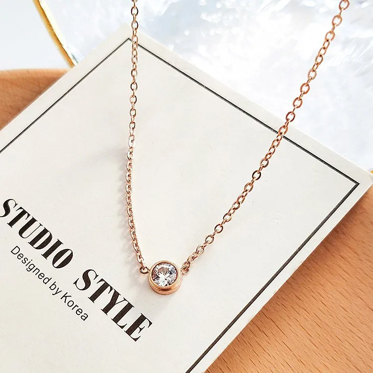 fashion All-match Simplicity Titanium steel pendant necklace Clavicle Chain suitable for daily party wear to women