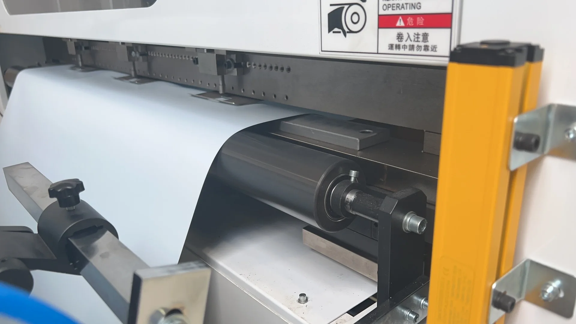 Full automatic EVA/TPT cutting machine for cutting EVA sheet making solar panel with punching function