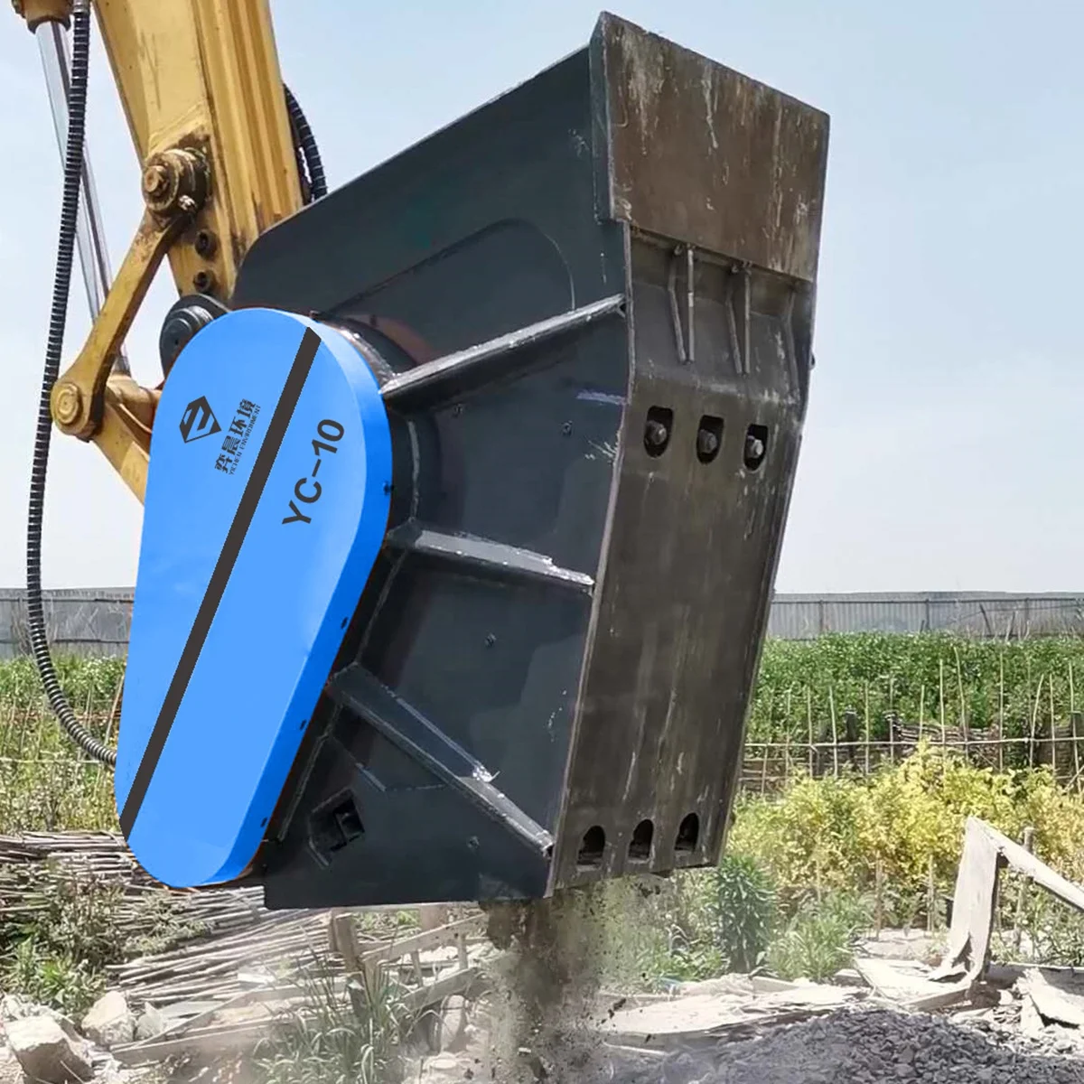 YC-30 Factory outlet Durable Efficient Wear-resistant Roadworks Excavator jaw crusher stone crusher bucket for Loader attachment