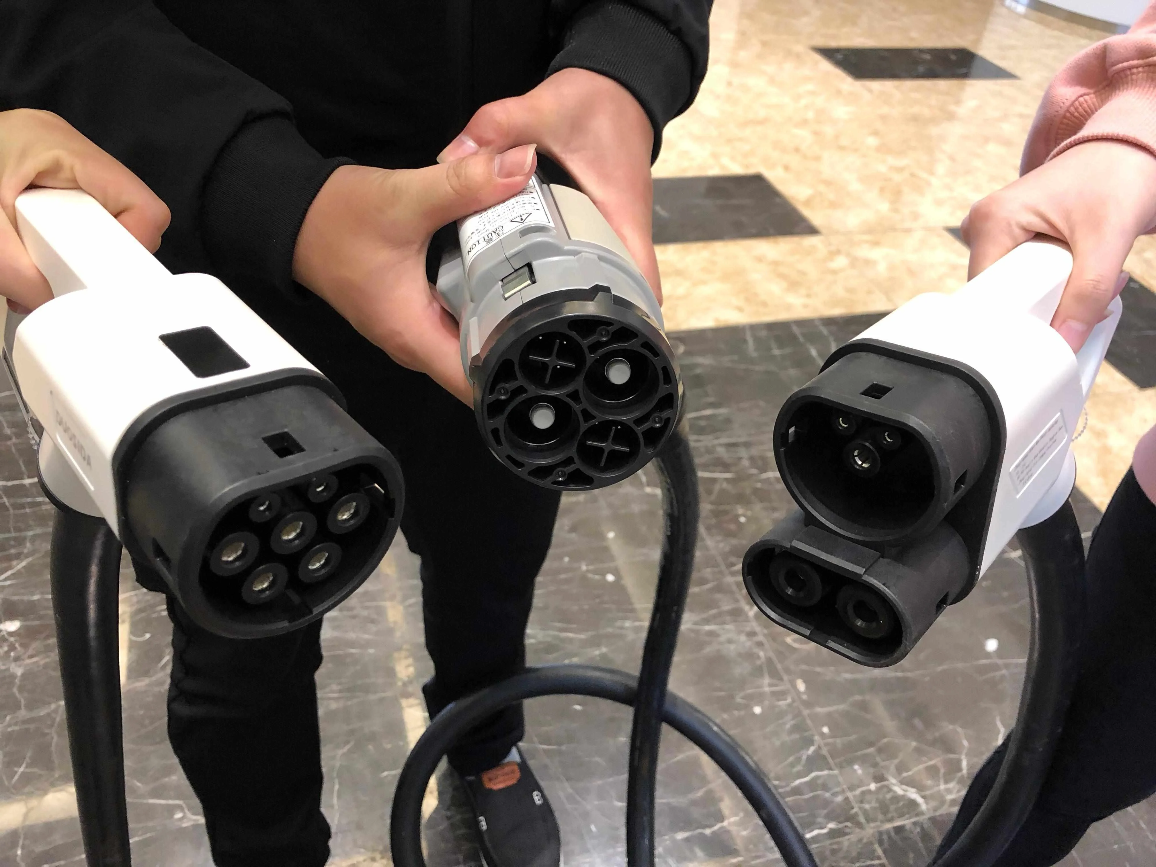  163квт DC и AC Dual ev зарядное устройство с двумя экранами для
