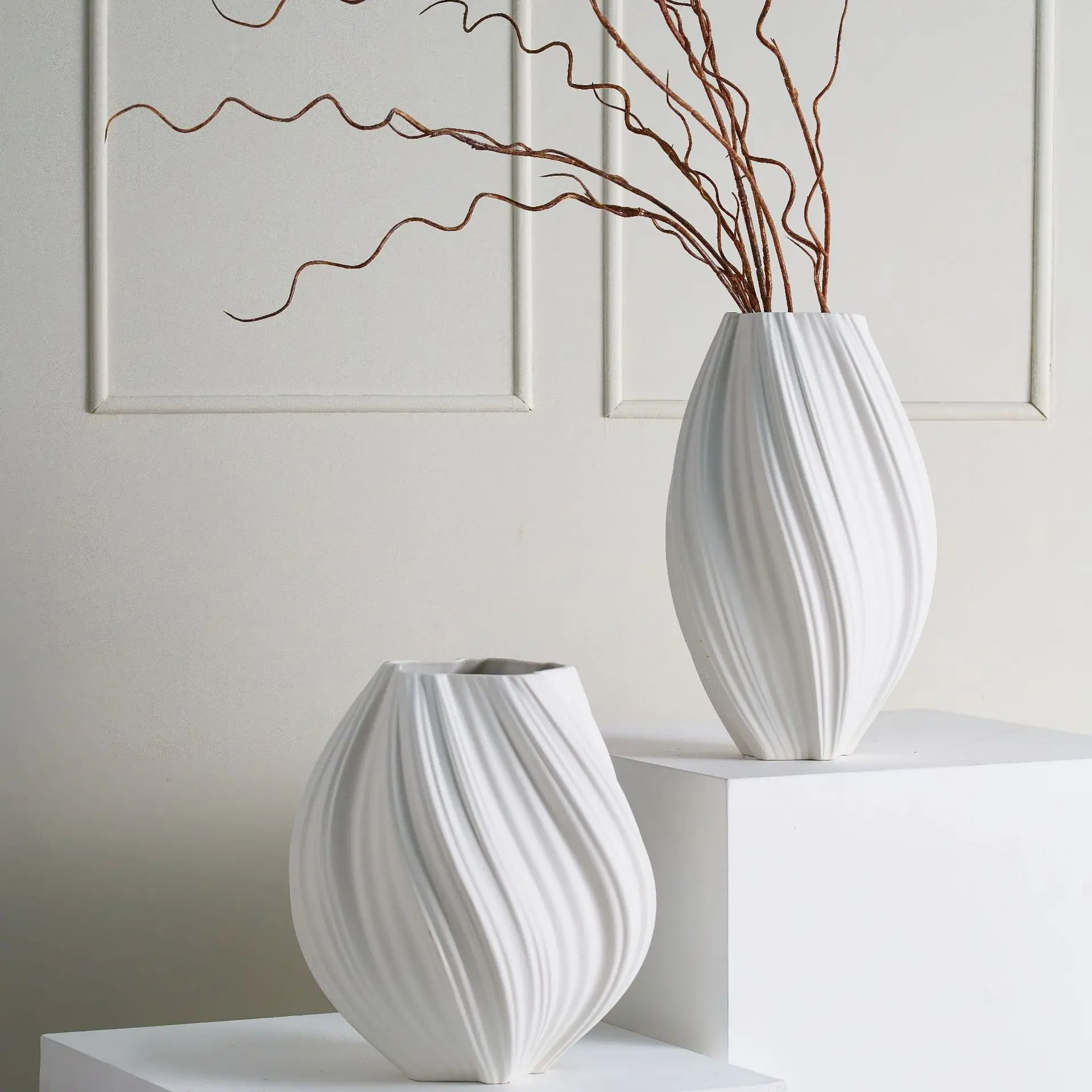 Simple Wholesale Custom Luxury Conical Vertical Texture Hotel Home Decoration Ceramic Vase Ornaments