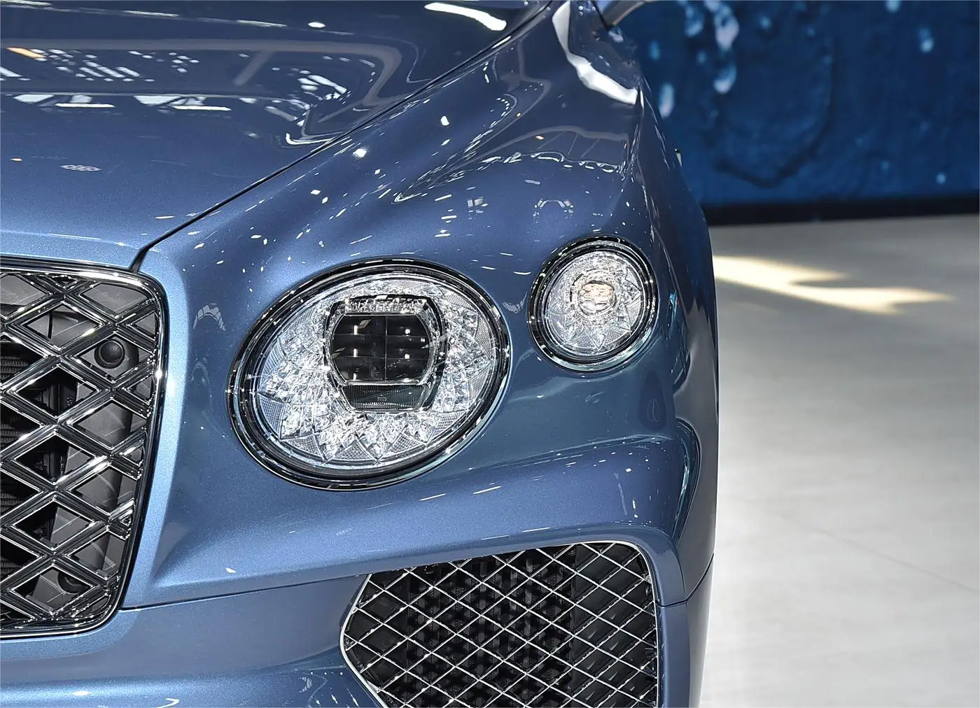 Лидер продаж 2024 BENT-LEY BENTAYGA 4 0 т V8 длинная колесная база серия LWB левый привод роскошный автомобиль