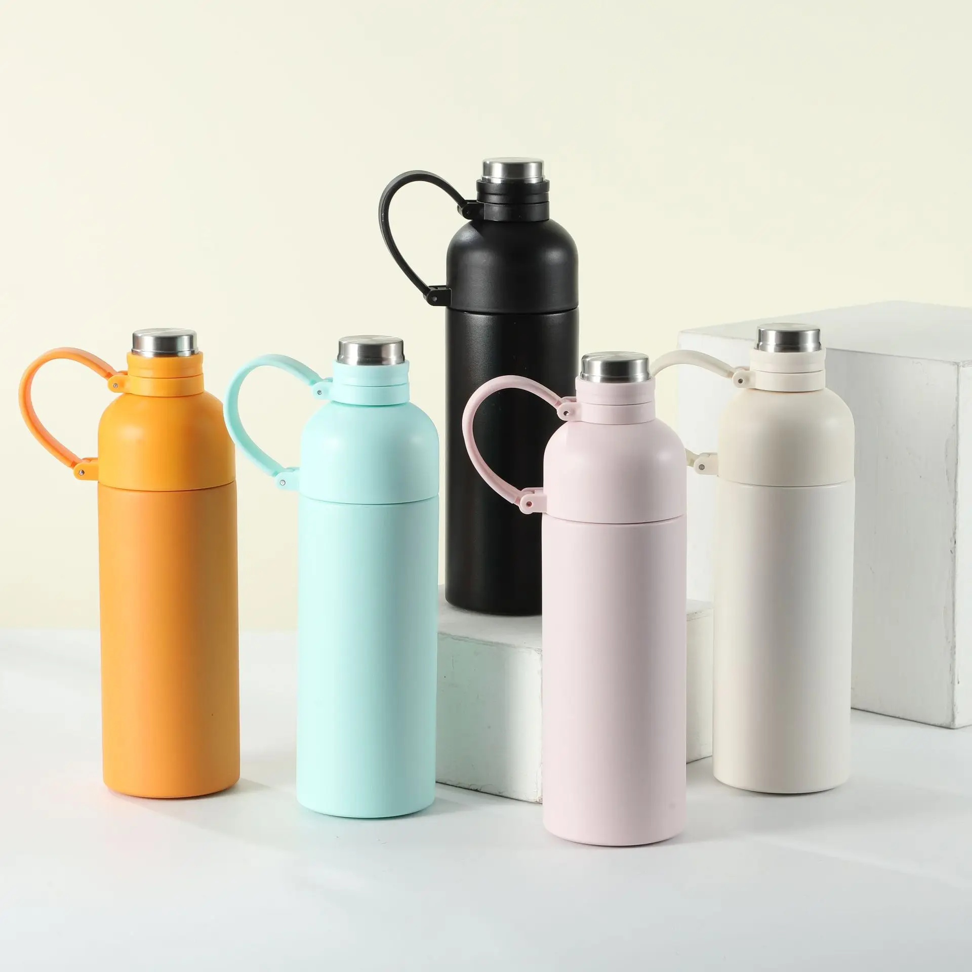 New Design 17oz Outdoor Portable Sports Bottle with Straw Lid Handle Stainless Vacuum Water Tumbler Customized Small Mouth Flask