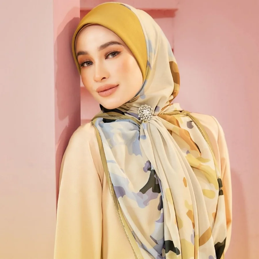 JYL 2023 New Design Digital Printed Muslim Women Hijab Premium Cotton Voile Square Scarves 110Cm Square Can Customization