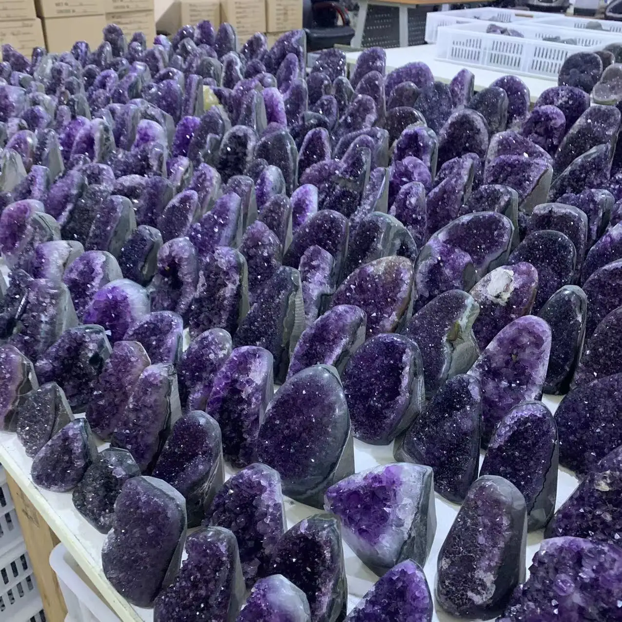 Wholesale Natural Brazilian Uruguay Amethyst Geode Crystal Home Office Ornament Decorative Amethyst Geode for Sale