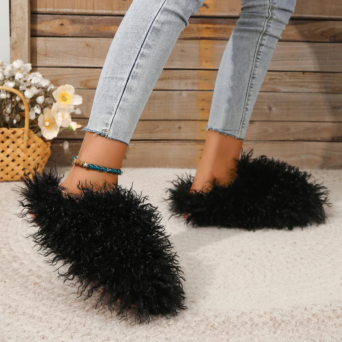 Wholesale Autumn Winter Women Fuzzy Flat Slides Fashion Luxury winter shoes Soft Fluffy Faux Mongolian Wool Fur Slippers