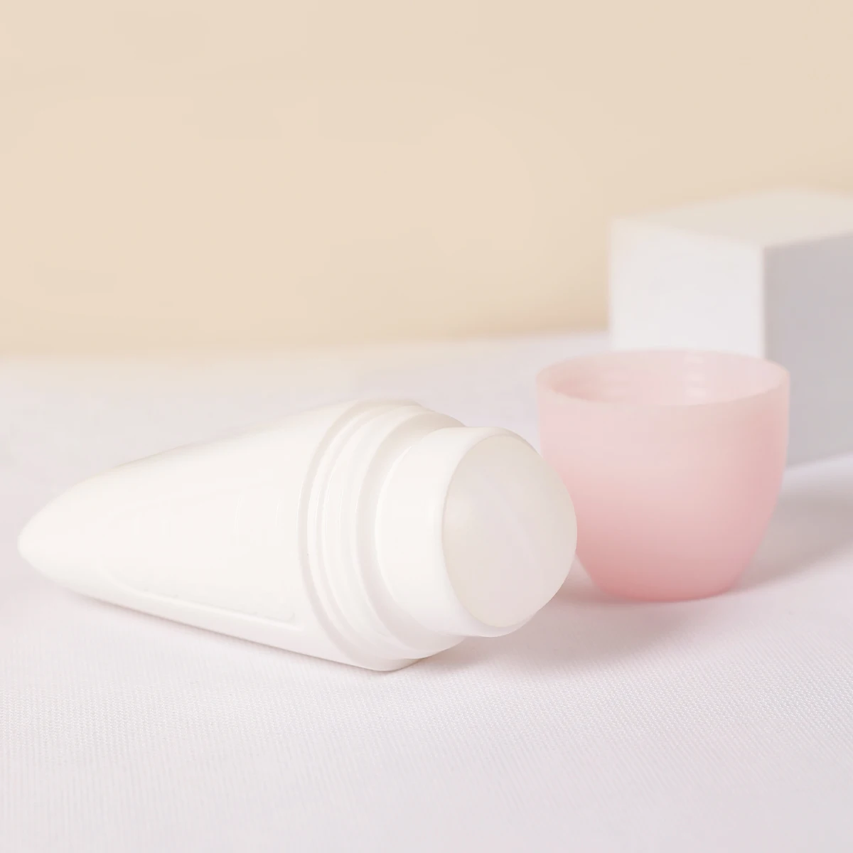 Pharmacy Wholesale Empty Containers Pcr Private Frosted 75Ml Deo Massage Custom Large Roll On Bottle Plastic