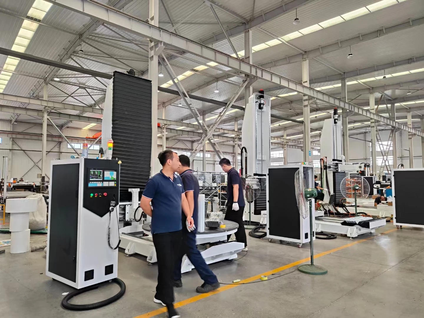 Jinan Rongchi 5 Axis CNC Router Machine Wood Foam Plastic Metal Casting 360 Degree Turning Home Use ATC Spindles PLC Core Sale