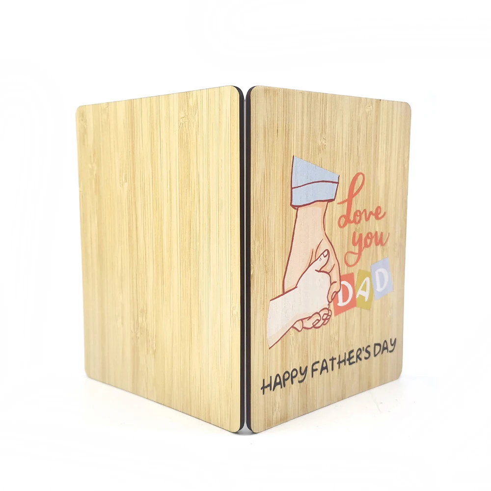 Поздравительная открытка из дерева с лазерной гравировкой и поздравлением на День Матери и День отца