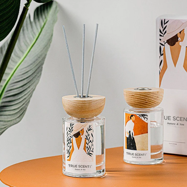 True Scent Wholesale Luxury Glass No Fire Unique Transparent Private Label Aroma Reed Diffuser With Wooden Cap