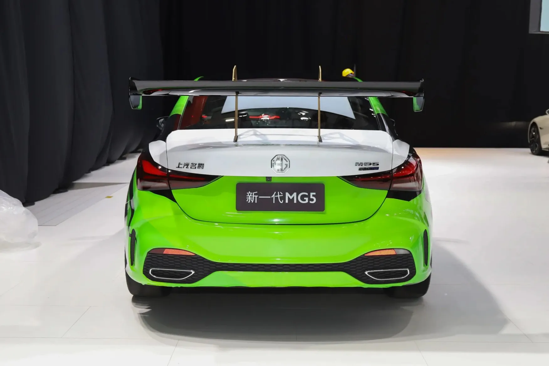 2025 MG5 глобальная ранняя версия 1.5L FWD CVT Новый энергетический седан рулевое управление безнаддувный двигатель