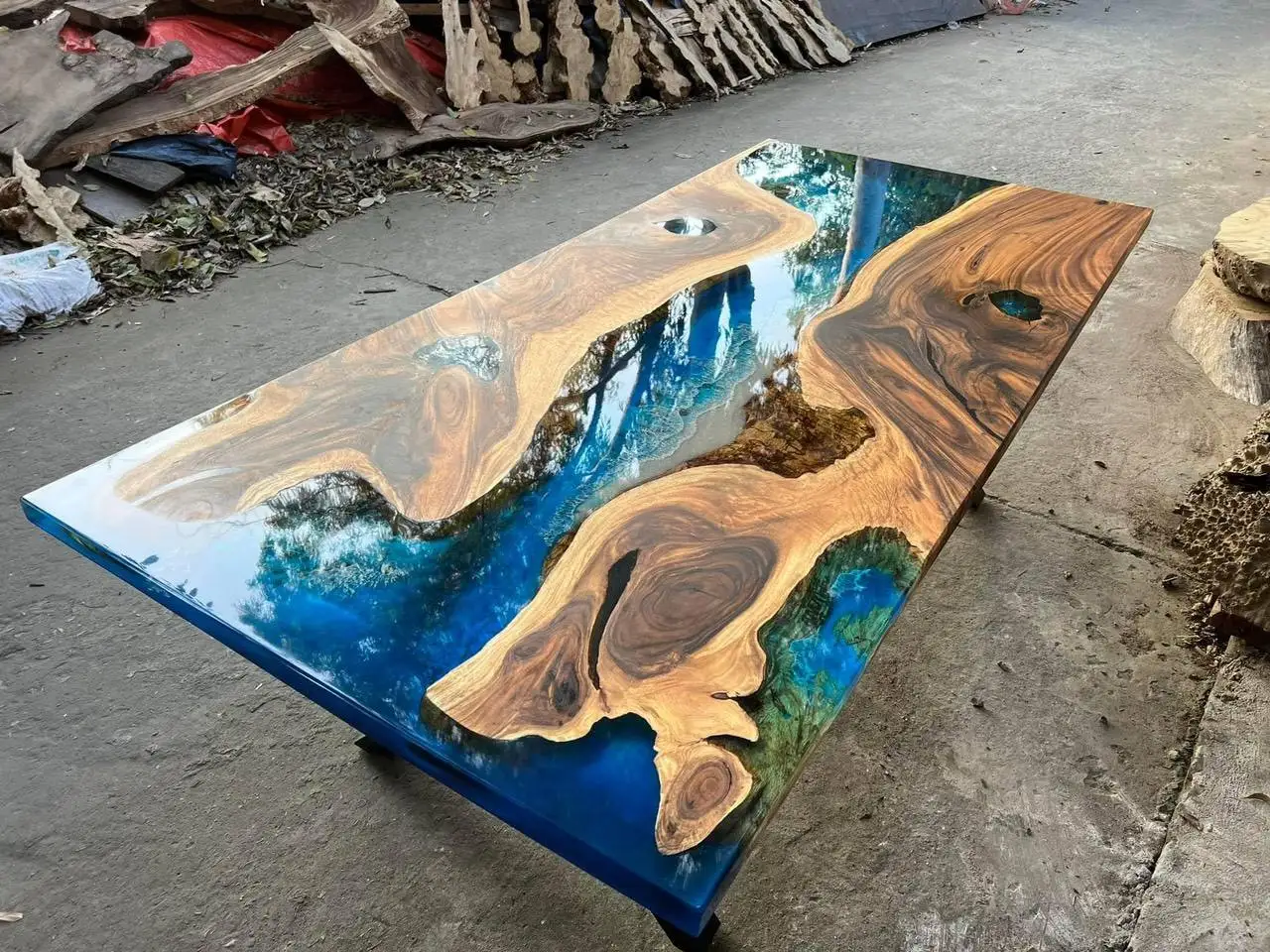 CZ-10 Vietnam High Quality Epoxy Resin Restaurant River Table - Natural Live Edge Solid Saman Wood