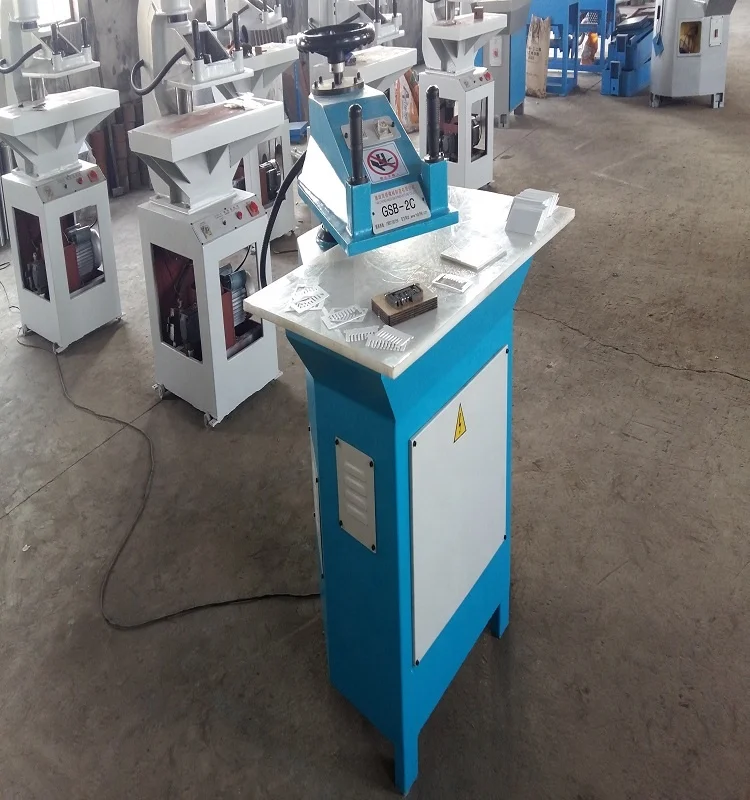 Hydraulic manual swing arm wiping rag cutting machine