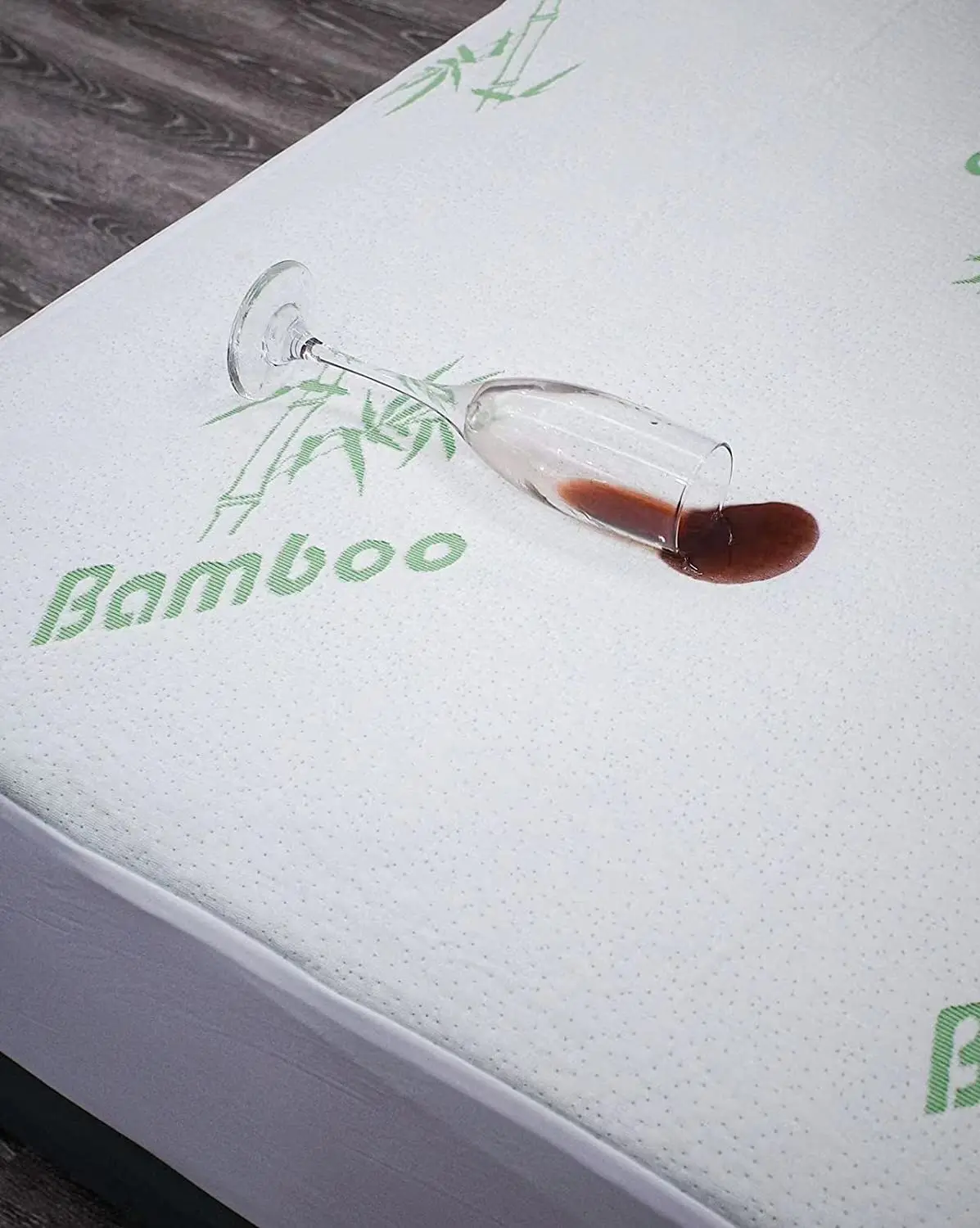 Stock Premium Bamboo Jacquard Comfort Safe rest Bed Bug Fitted Sheet Pad Hypoallergenic Waterproof Bed Sheet Mattress Protector