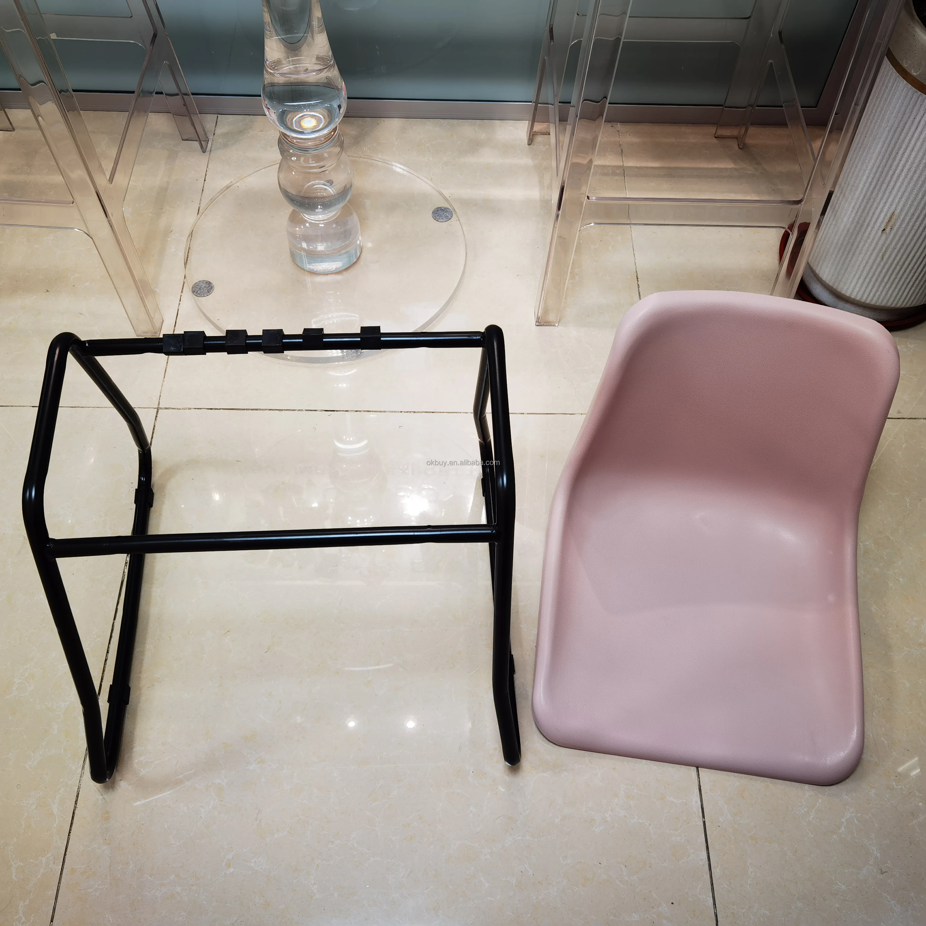 wholesale modern high quality Multi-color custom plastic seat metal Sled leg simple Nordic home dining room chairs Stools