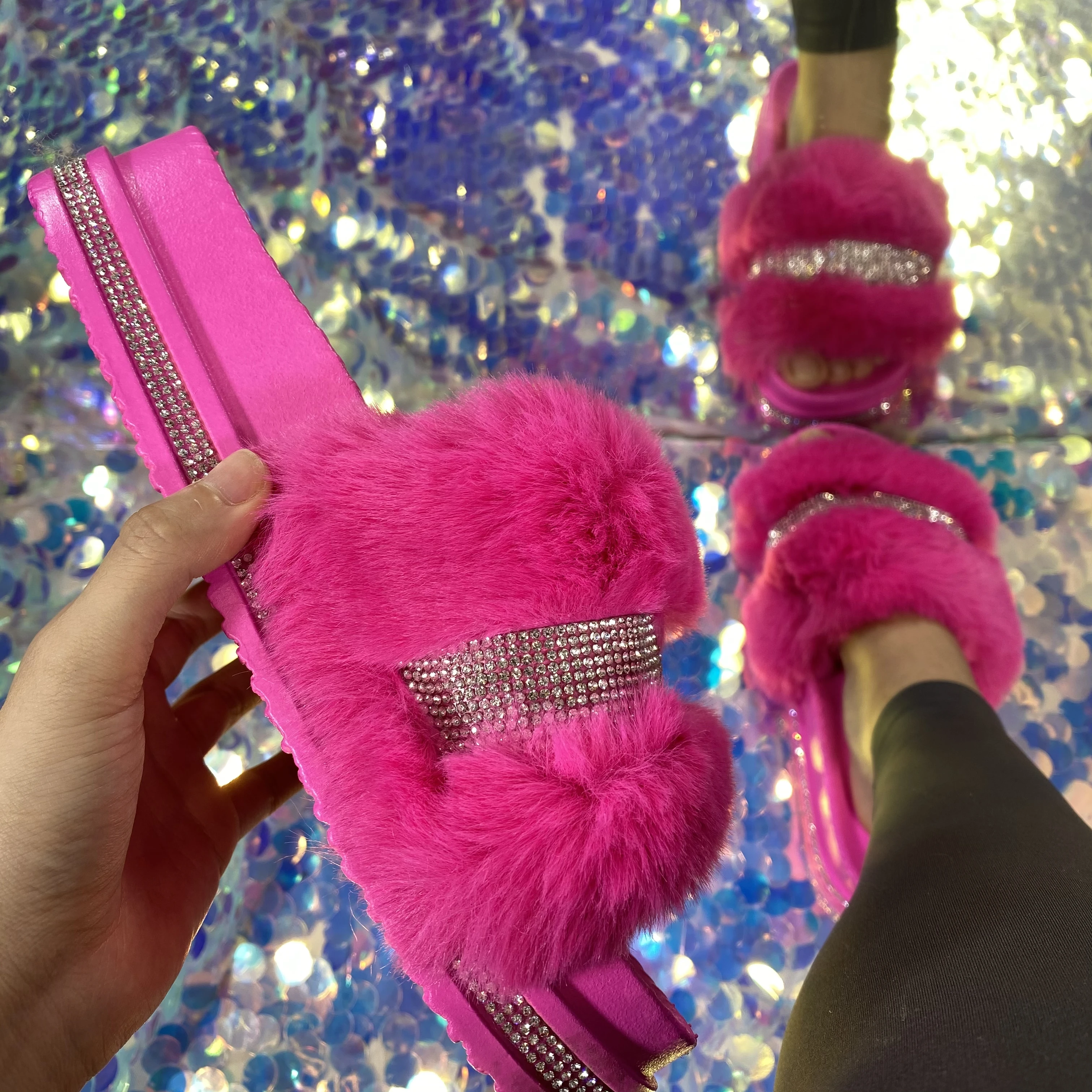 
Wholesale Cheap Price Sumer Artifical Fur Slippers Fake Fur Sandals Faux Rhinestone Rabbit Custom Double Strap Fur Slides 
