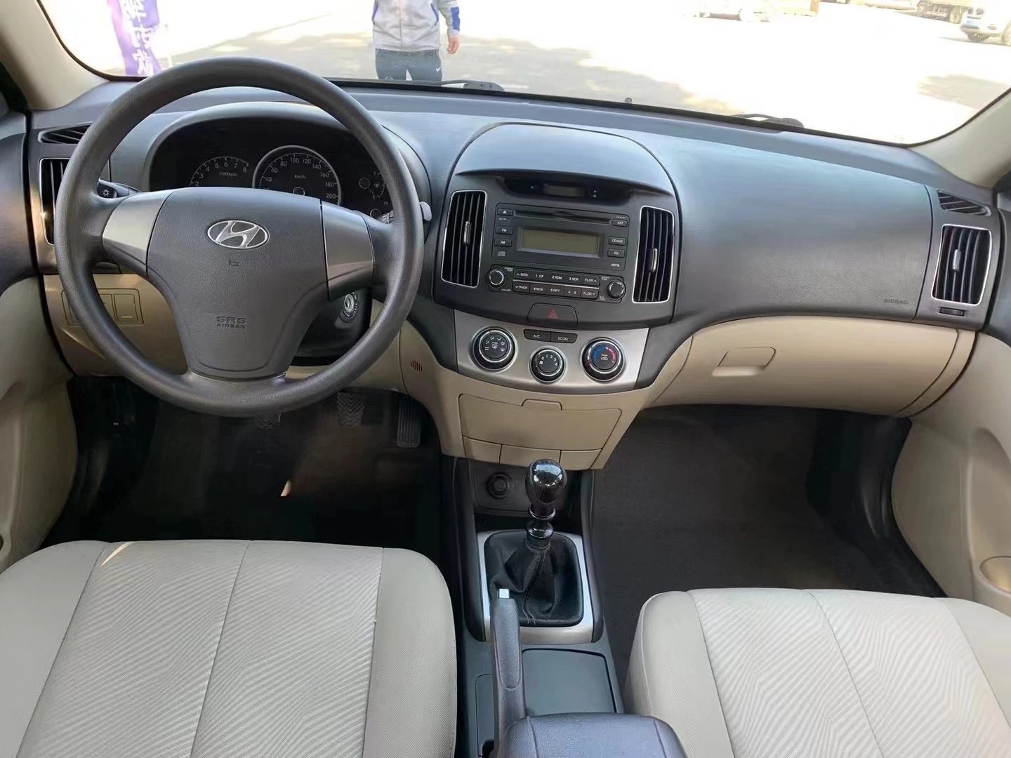 2014 Year  Hyundai Second Hand Used Sedan Gasoline Car For Export Sale