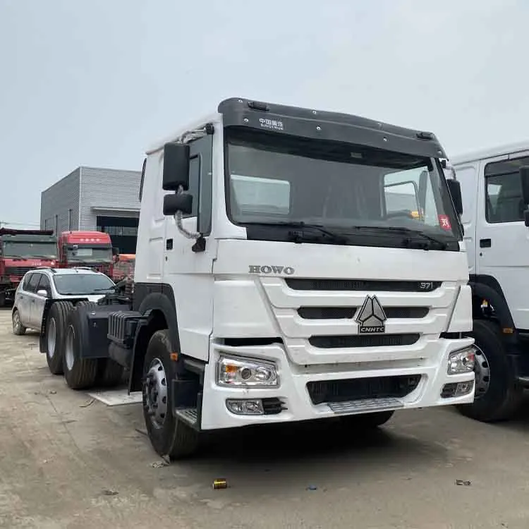 Буксирный тягач Sinotruk Howo купить с головкой 6 х4 Подержанный