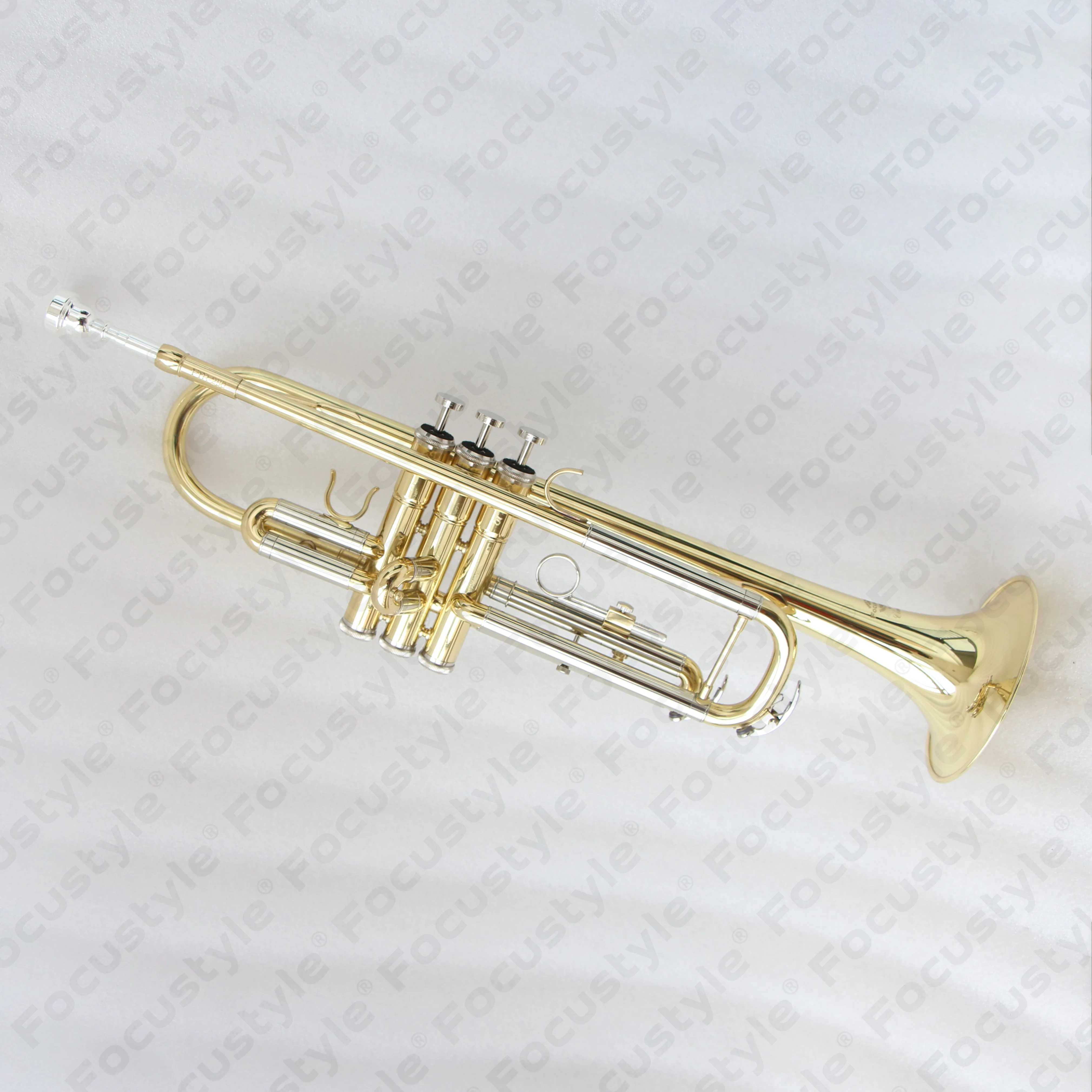 High quality Brass Body BB Flat musical instrument gold colored trumpet sale with trumpet cleaning kit and musical trumpet cases