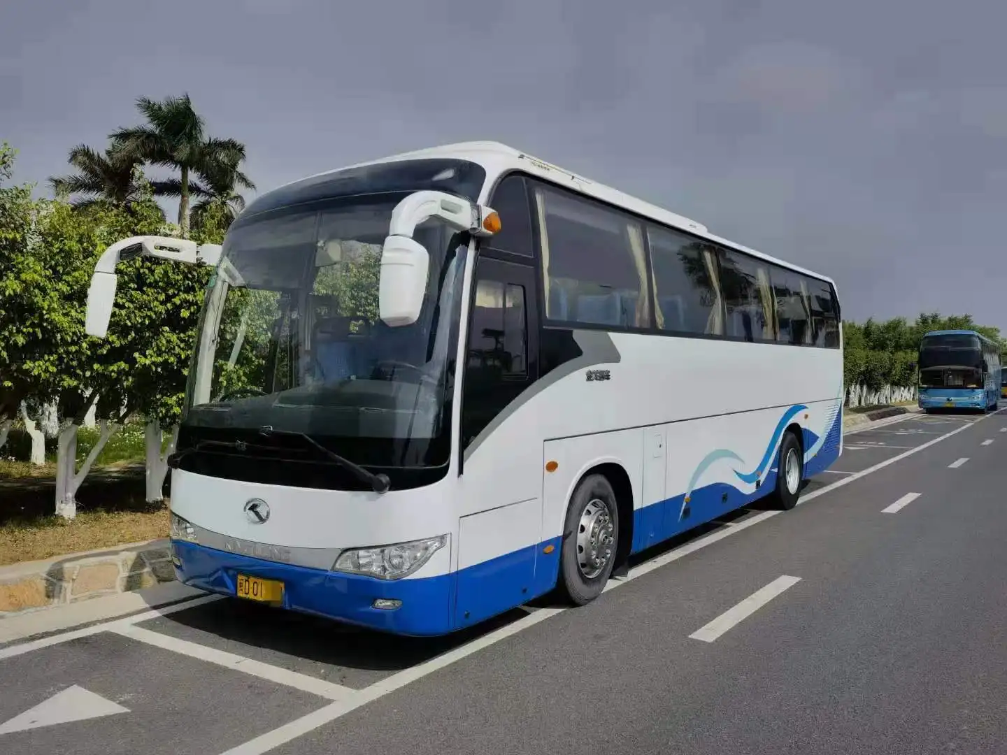  Китайские туристические автобусы KINGLONG 2014 года 45 55 сидений