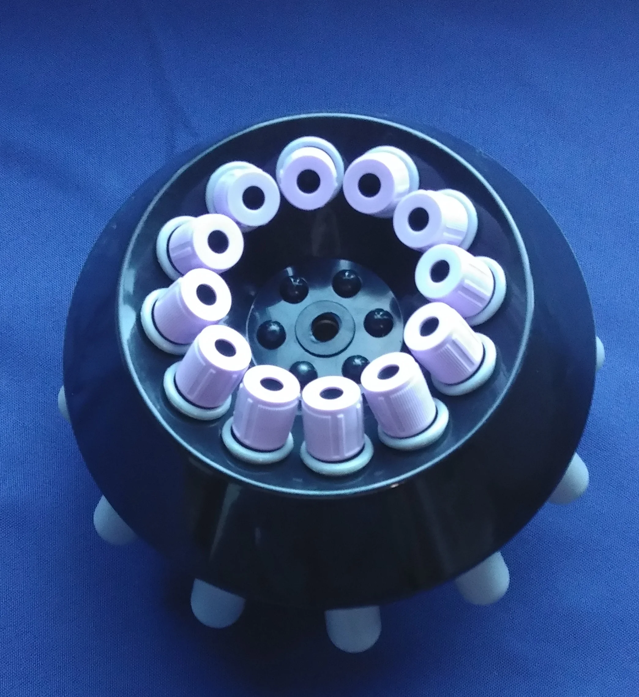 Micro low speed centrifuge with maximum capacity of 8 * 15ml / 12 * 10ml and weight of 7.5kg laboratory centrifuge