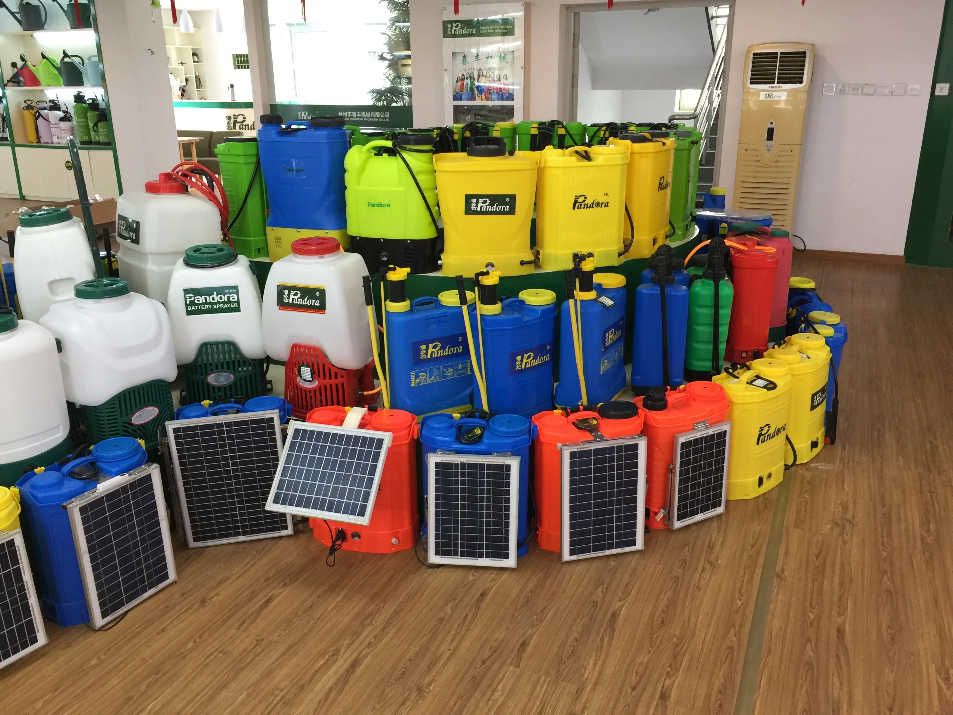 Pandora Custom 16L 18L 20L 10W 12W 15W Solar Power Agricultural Sprayer With Battery Panel