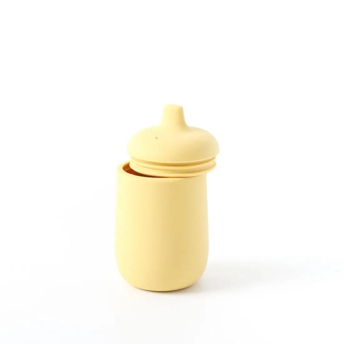 Бесплатные многоразовые силиконовые чашки BPA для детских закусок с ручкой, легкий захват для малышей, набор нетоксичных чашек для обучения отлучению от груди