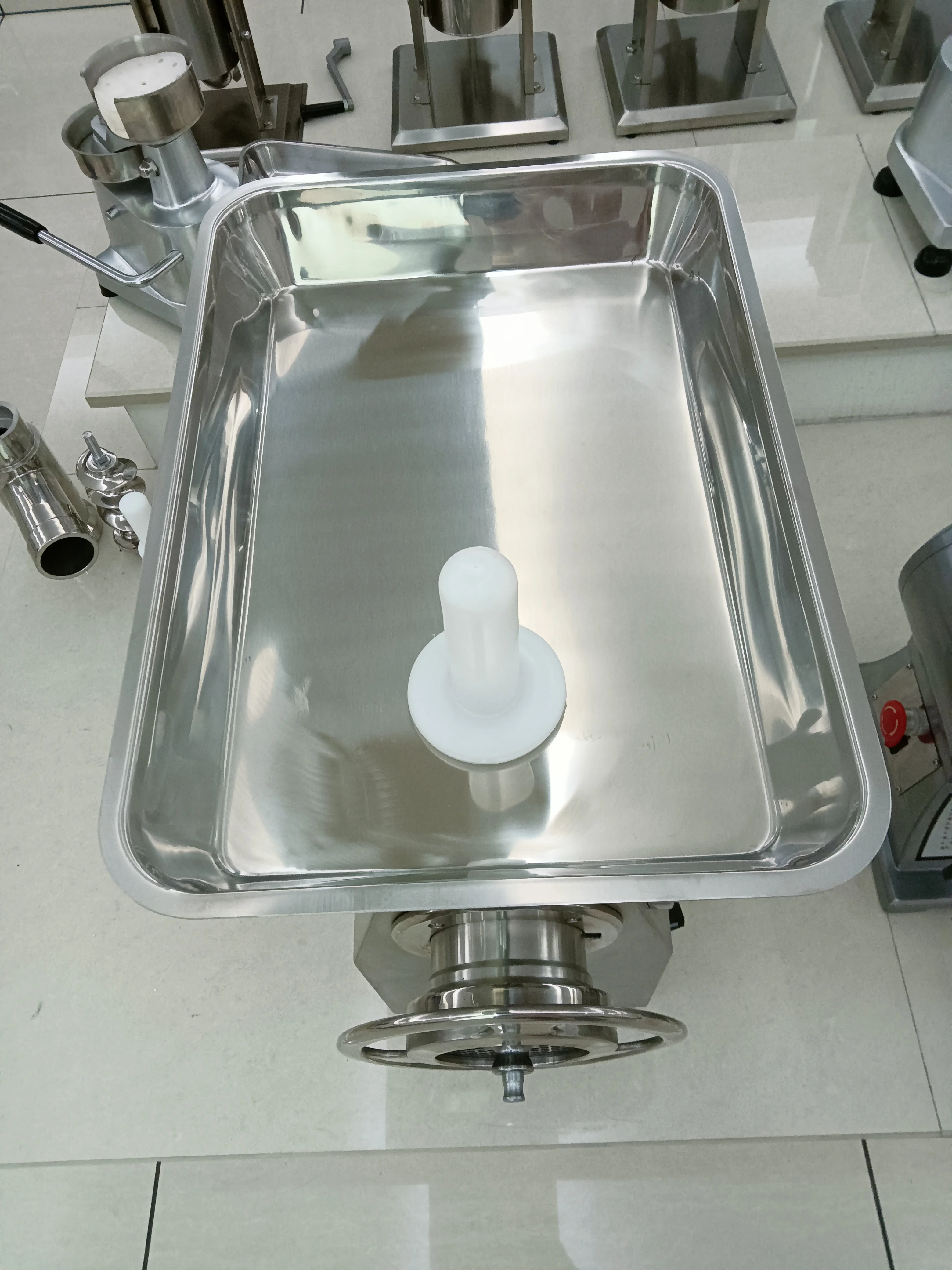 TK-32 commercial stainless steel  meat mincer butchery equipment  grinder machine  with best price