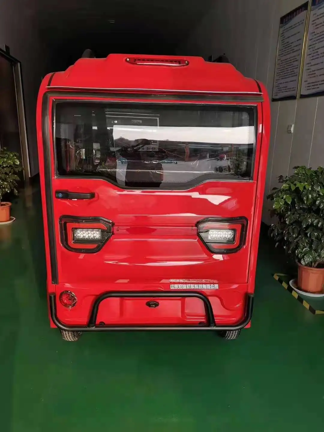 Passenger Cargo Cab Closed Without Driving Licence ev Three Wheel Electric Motor Bike tricycle