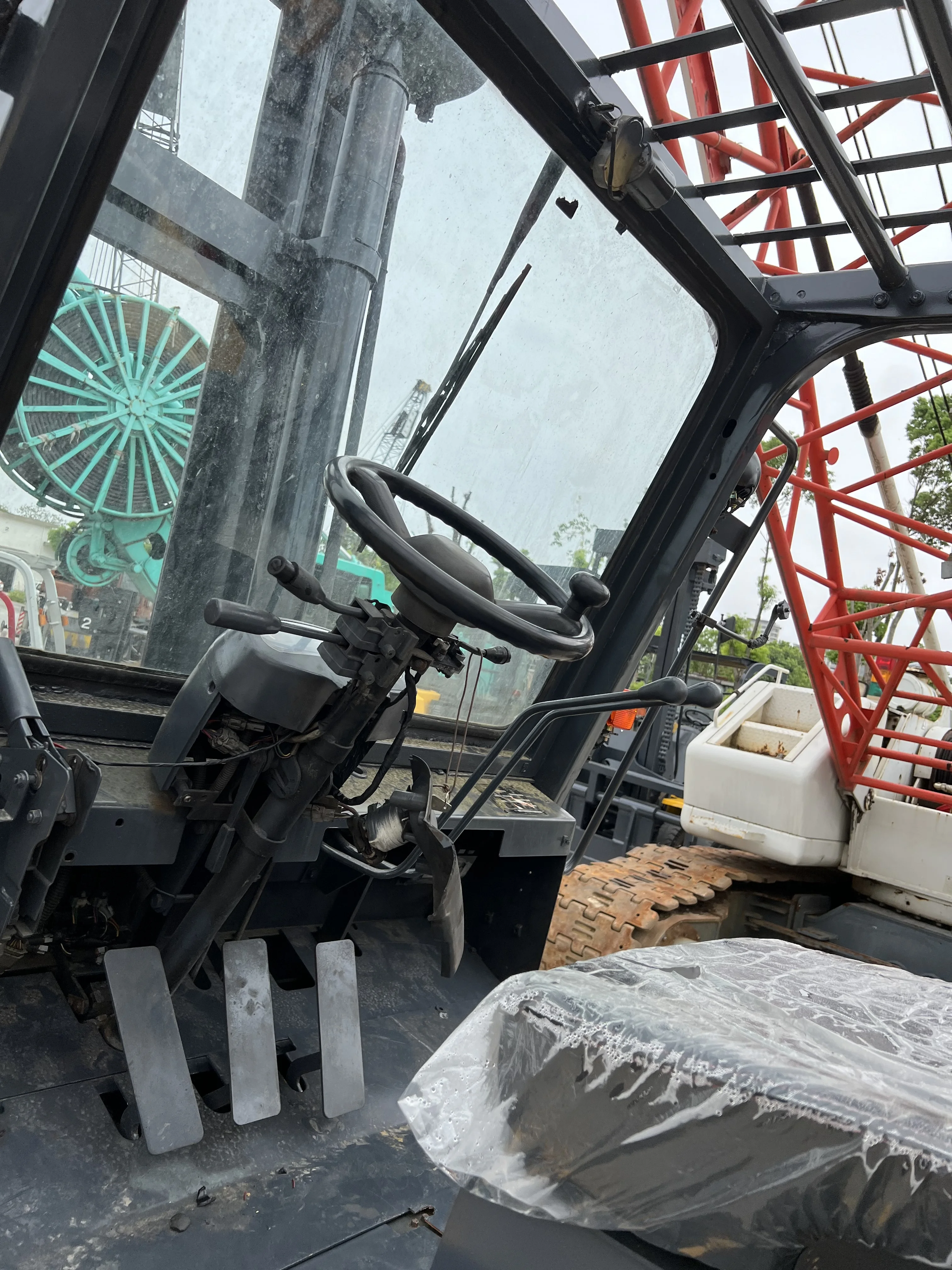 Японский оригинальный KOMATSU FD200 20 Тонн Подержанный дизельный вилочный погрузчик для продажи