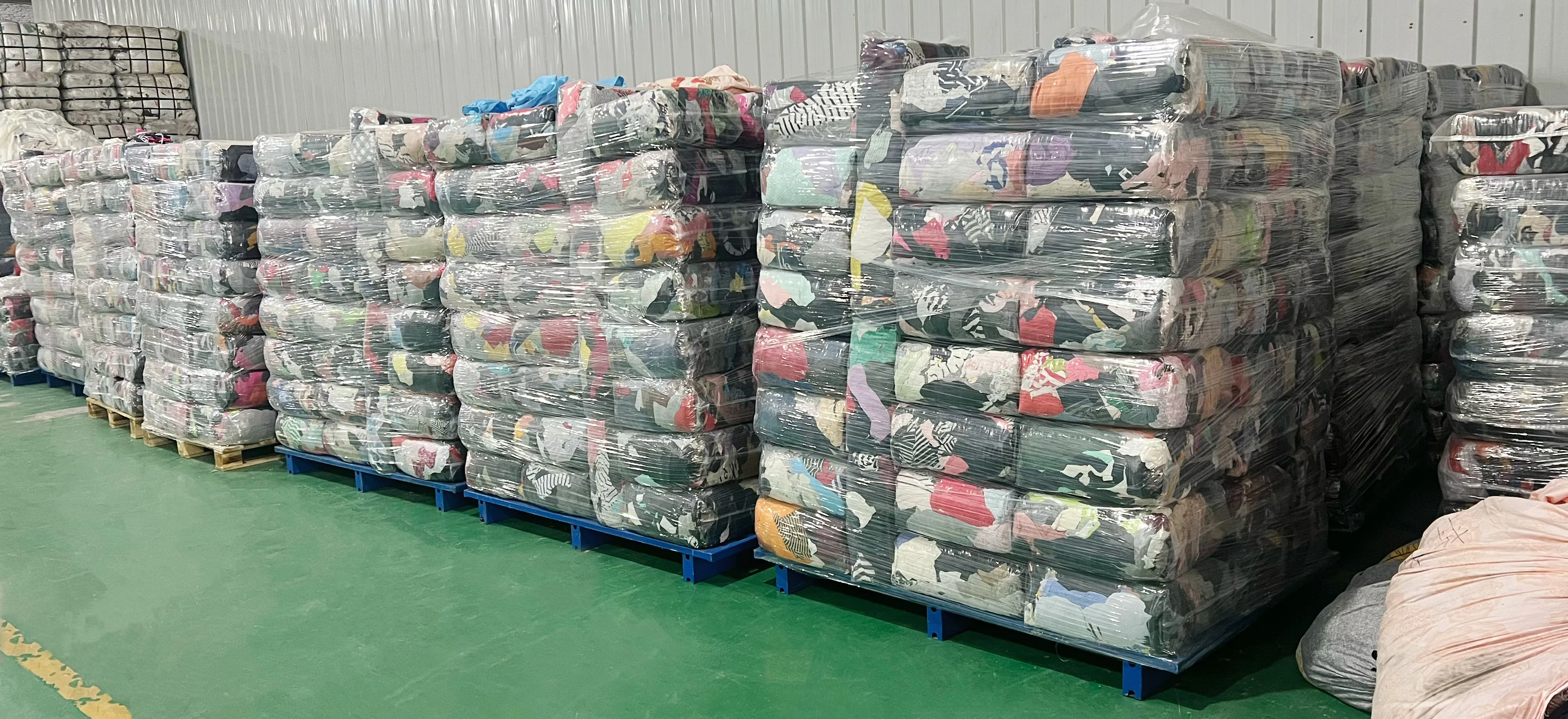 Marine Used 10 kg Bales Cotton Wiper White Cotton Rags Dark  Colored T-shirt 100% Cotton Rags for Industrial Wiping Cleaning