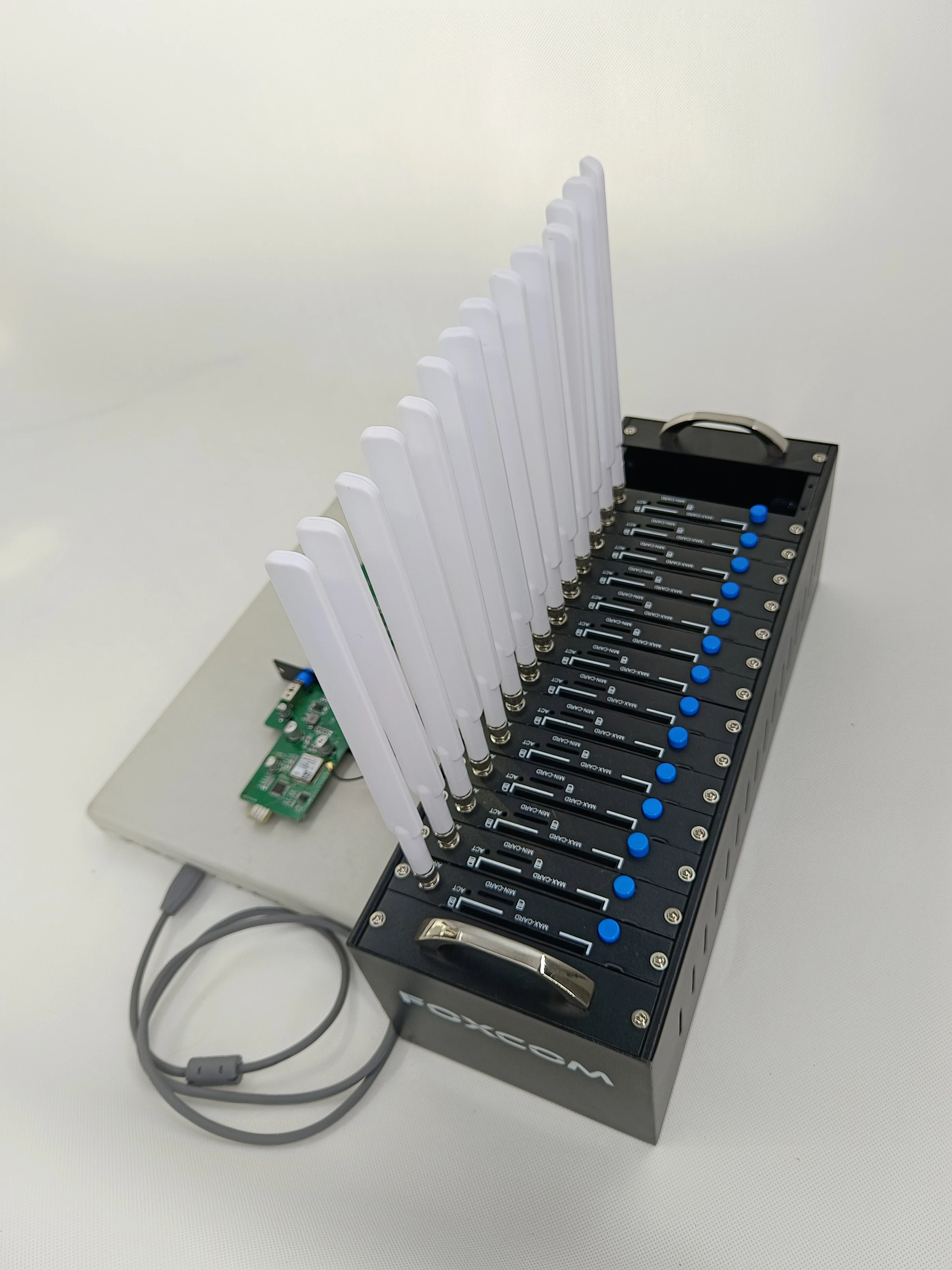 Горячая продажа самый лучший и дешевый для мобильного телефона 2G GSM 16-портовый модем SMS STK USSD поддерживает большой маленького среднего размеров с