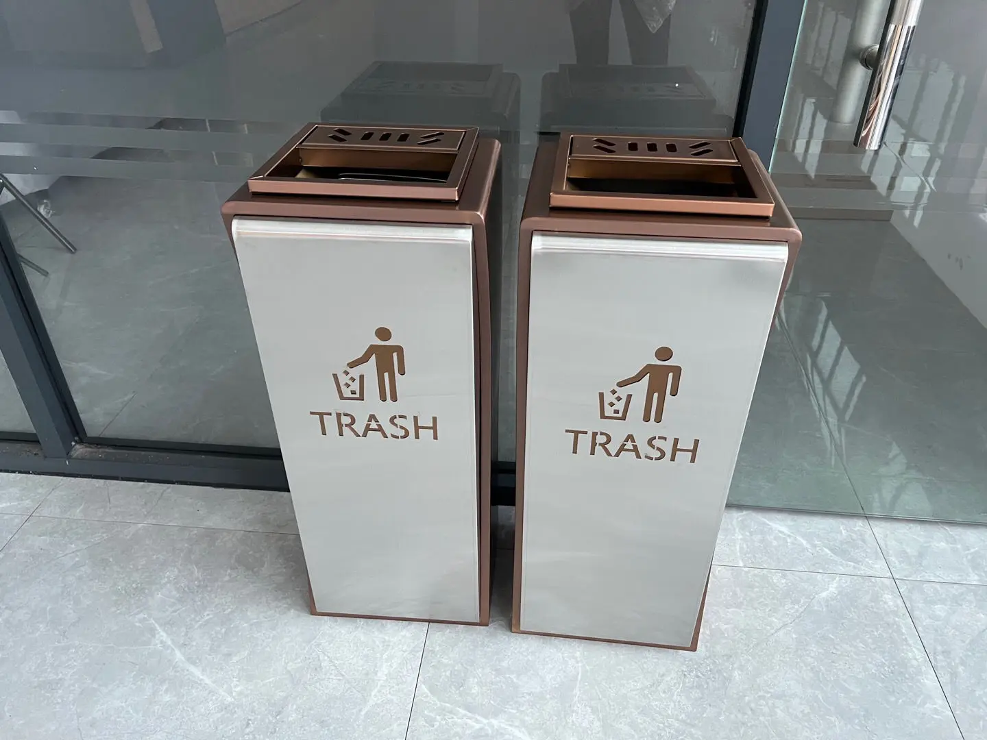 Stainless Steel Dustbin Hotel Bank Trash Can Waste Bin With Ash Tray