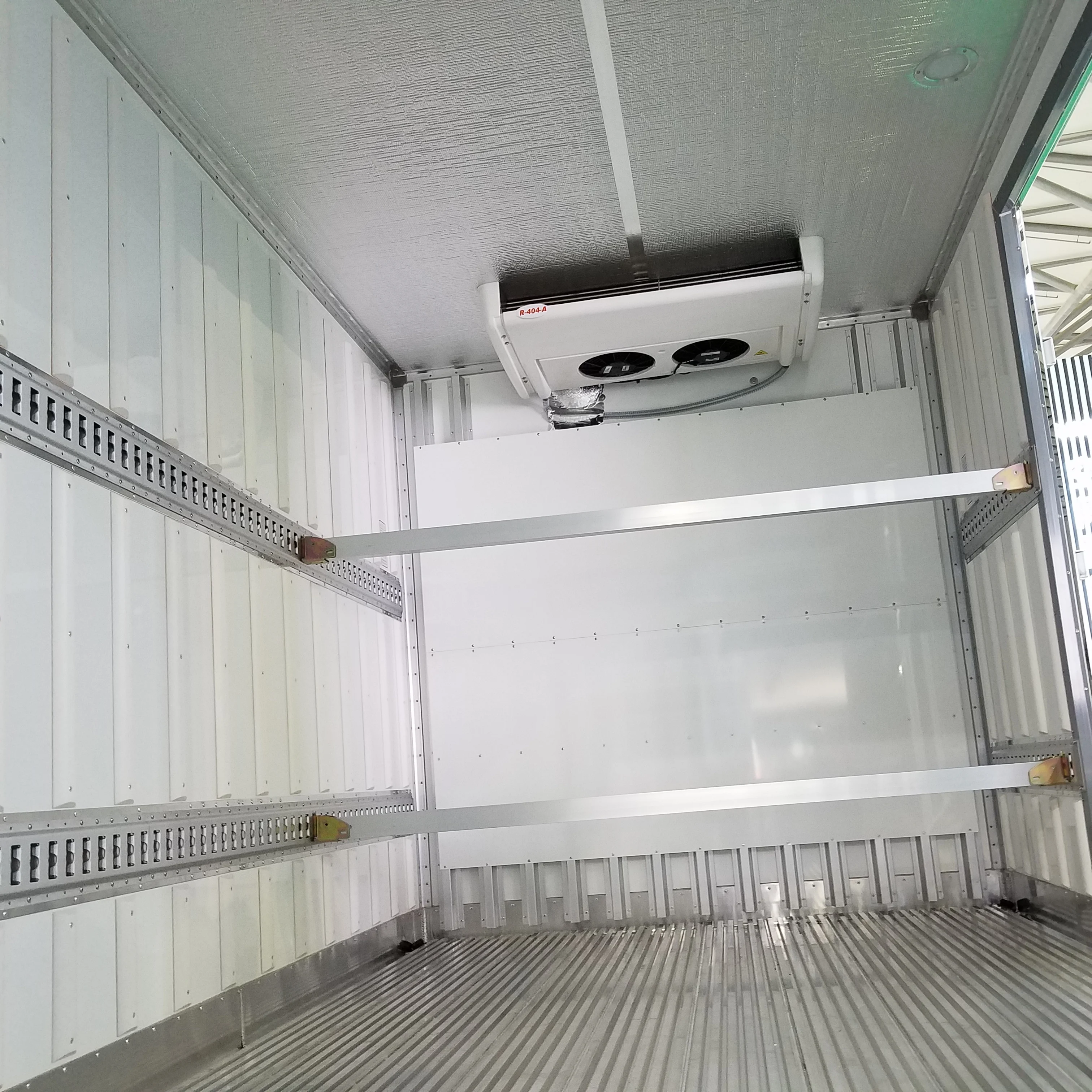 Sinotruk FOTON Light Duty 6 Wheeler Refrigerated Van Truck Fresh Food Freezer Refrigerator Cargo Truck