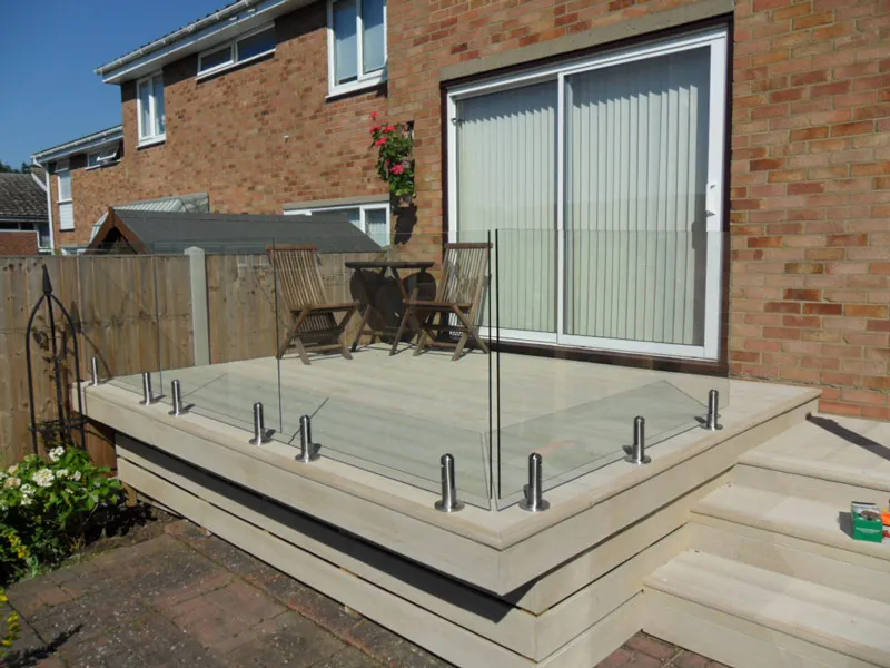 Prima  Modern Glass Railing Solution With Faucet Clamp Precision Cast Stainless Steel Side Mounted for Deck Edges