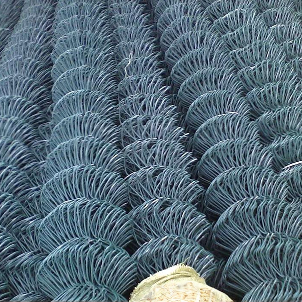Diamond mesh wire roll/chain link fence used in park/Black PVC coated chain link mesh
