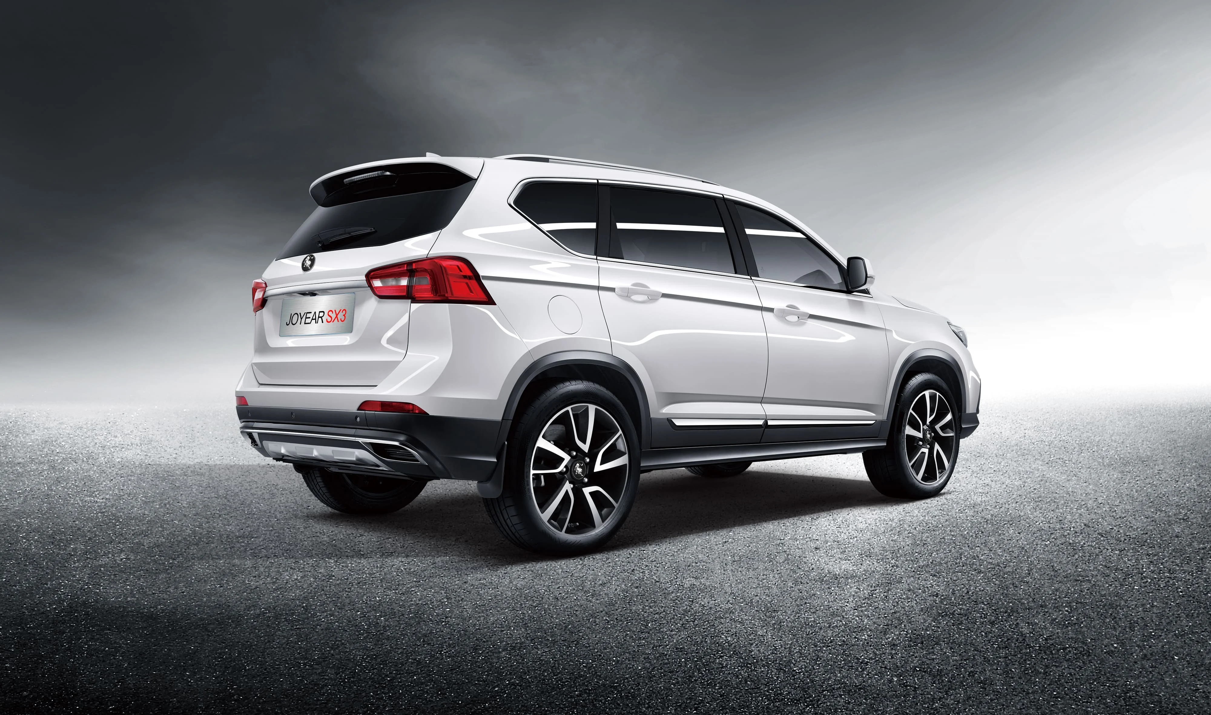 Dongfeng SX3 новейший 1 5л бензиновый внедорожник R16 левая автоматическая механическая коробка передач европейский стандарт выбросов RWD топливо газ/бензин
