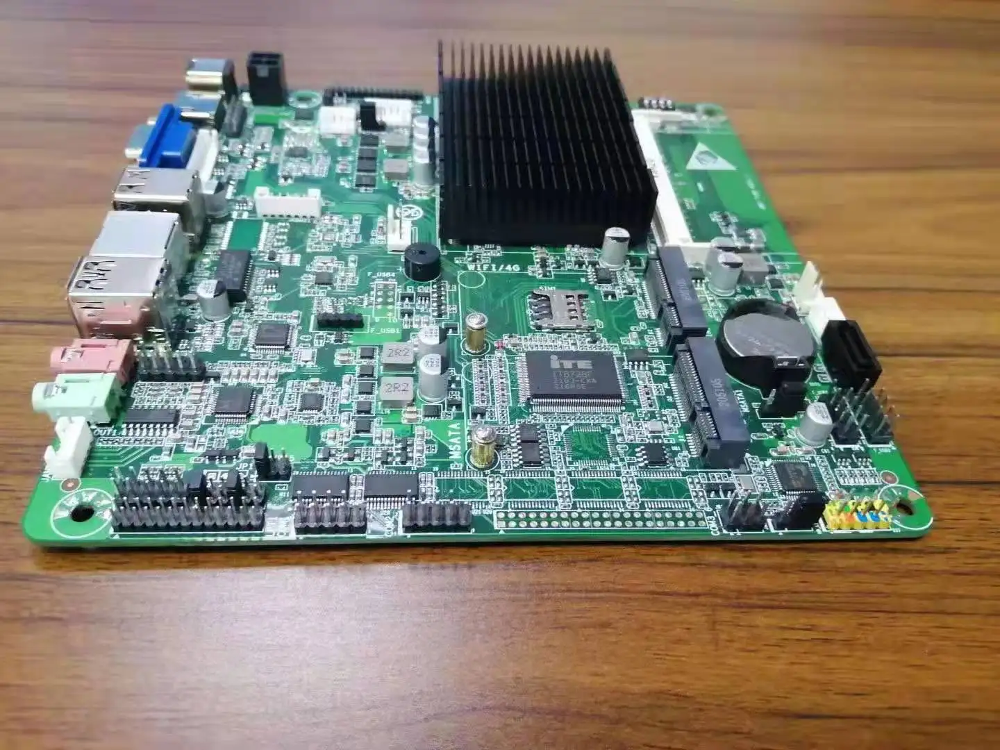  Hot sell J1900/J1800/I3 3217u/i5 3317u quad core i7/i5/i3 POS Mainboard 1000M LAN notebook mainboard 1LAN 2 COM