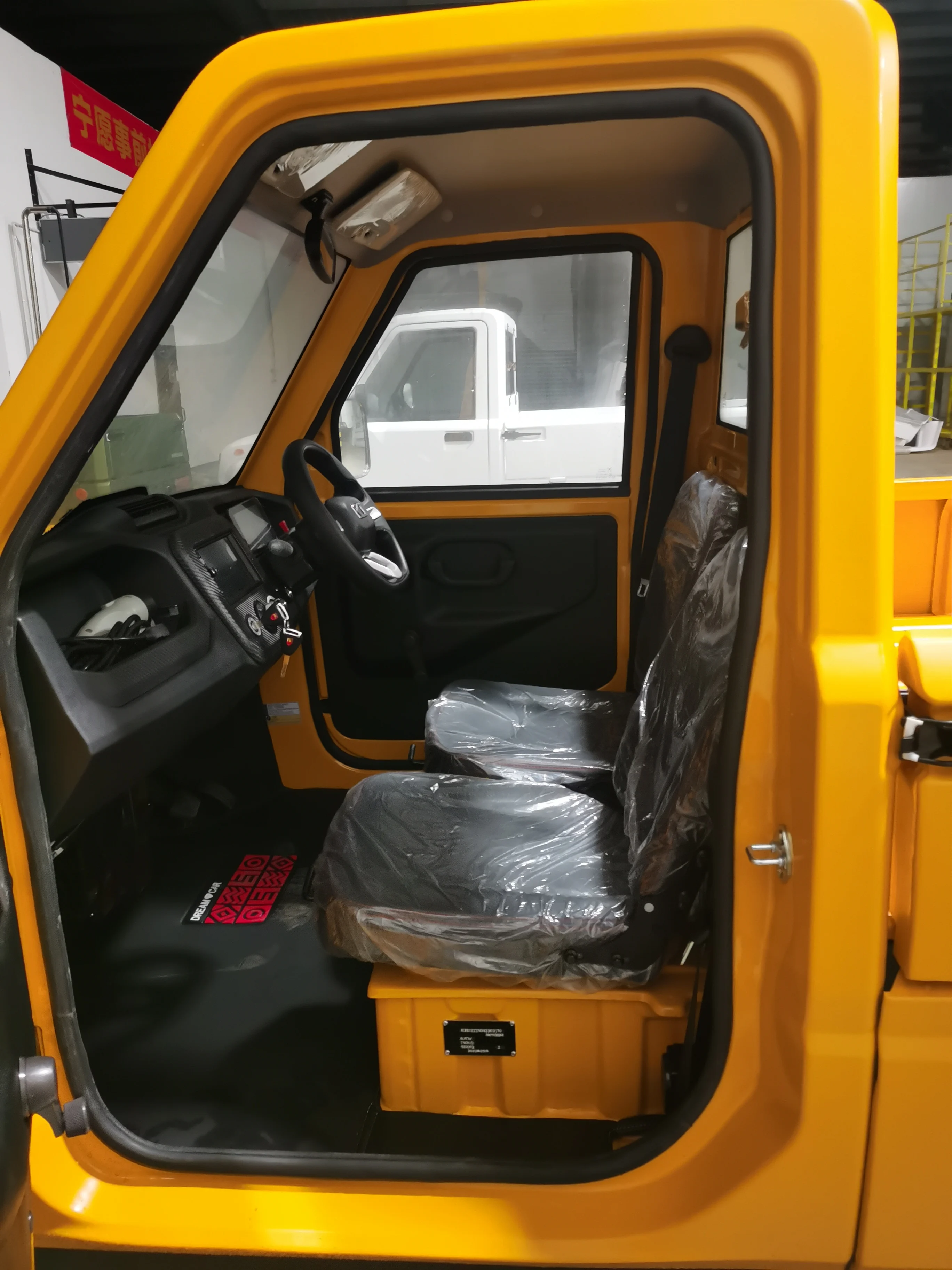 New Small Light Pickup electric mini Trucks compact neighbourhood truck for adult manual Chinese pickup truck LHD