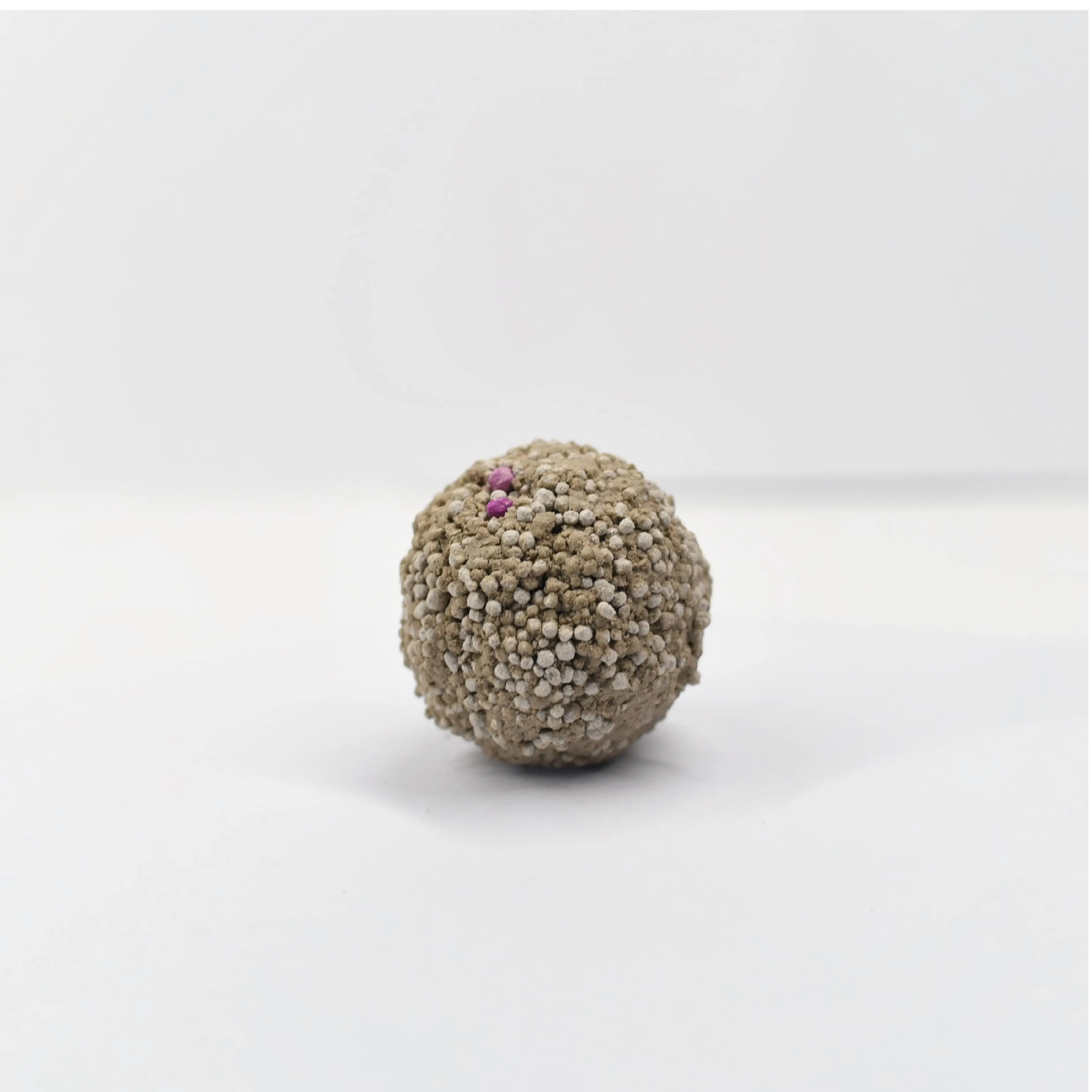 OEM Cat Litter Supplier OEM Low Price 10L Clumping Sodium Clay Ball Shape Low Price Cat Sand Bentonite Cat Sand