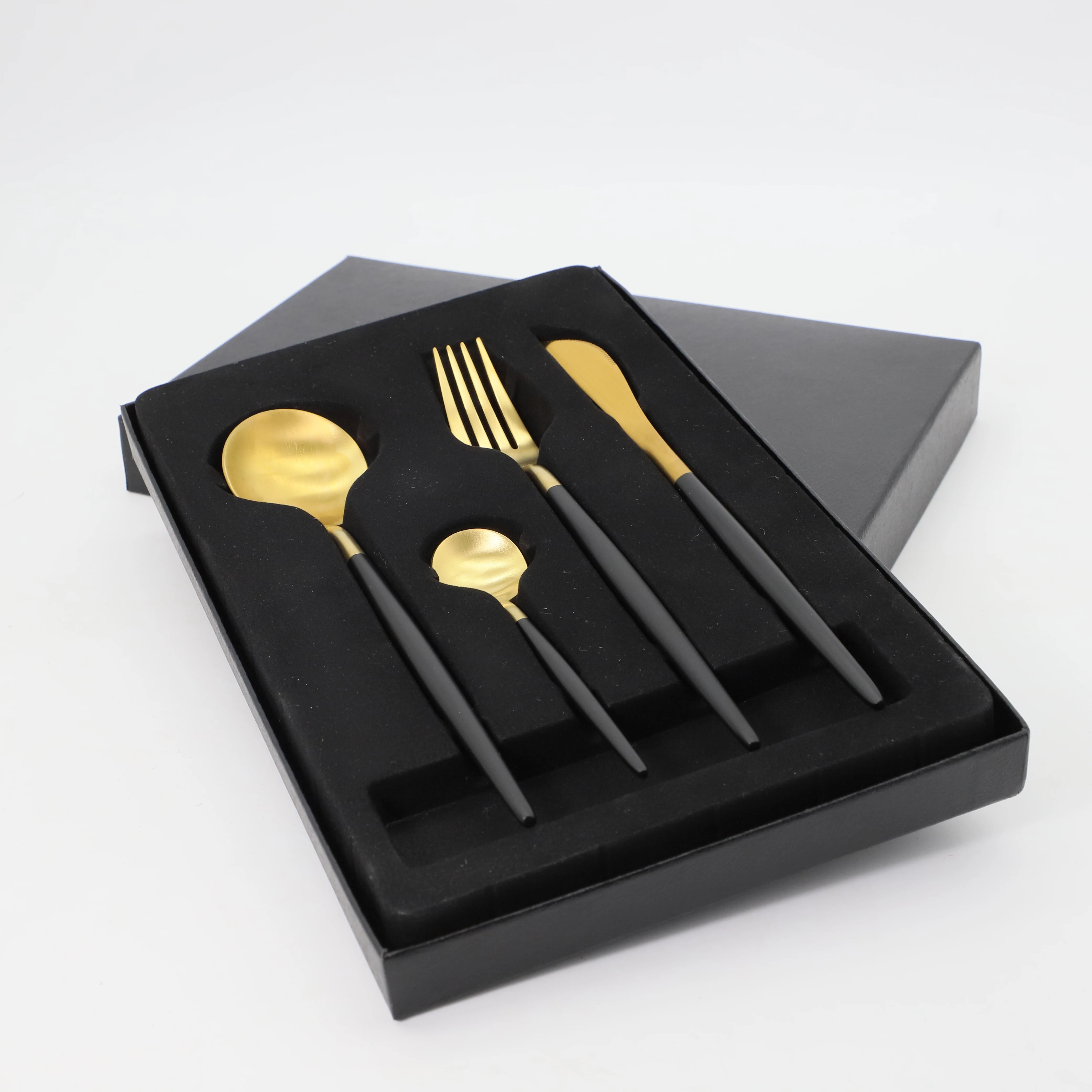 Набор столовых приборов из нержавеющей стали с черным покрытием титана набор черной ручкой и золотым ртом черного