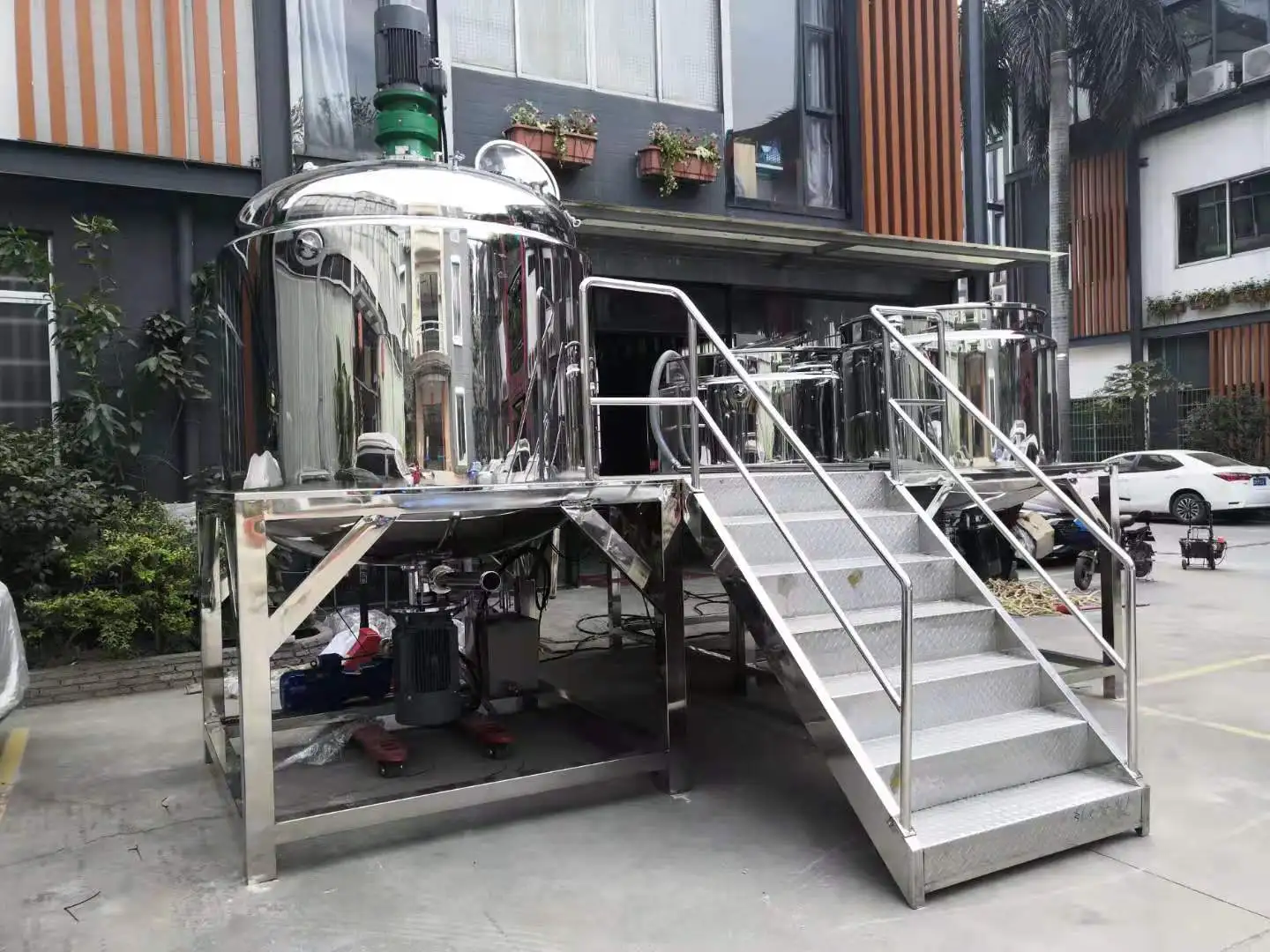 Food Standard mirror polishing ketchup / mayonnaise vacuum emulsifying mixer for food production 100L 200L 300L 400L 500L