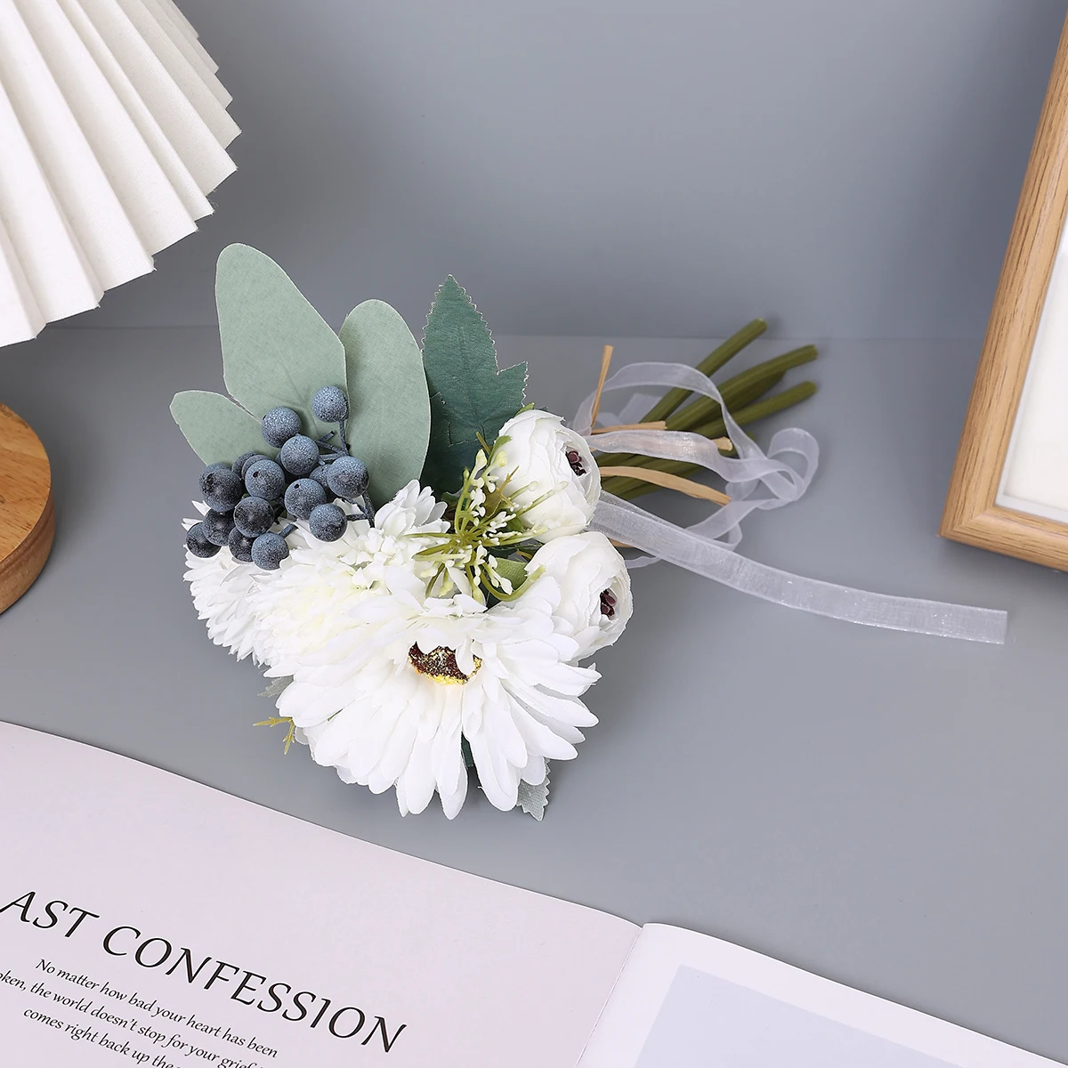 Hot Selling Fashion Tea Buds Daisies Blueberries Bouquet Simulation Handheld Bouquet Wedding Party Decoration