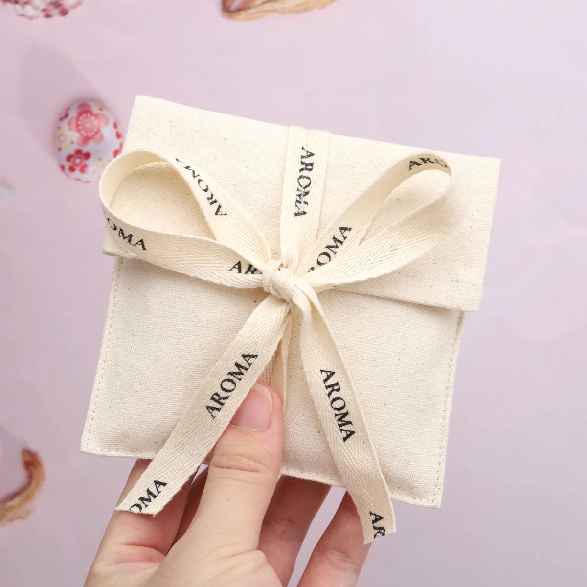 High Quality Organic Cotton Envelope Jewelry Comb Mirror Packing Bag With Ribbon Custom Logo Printed Muslin Envelope Pouch