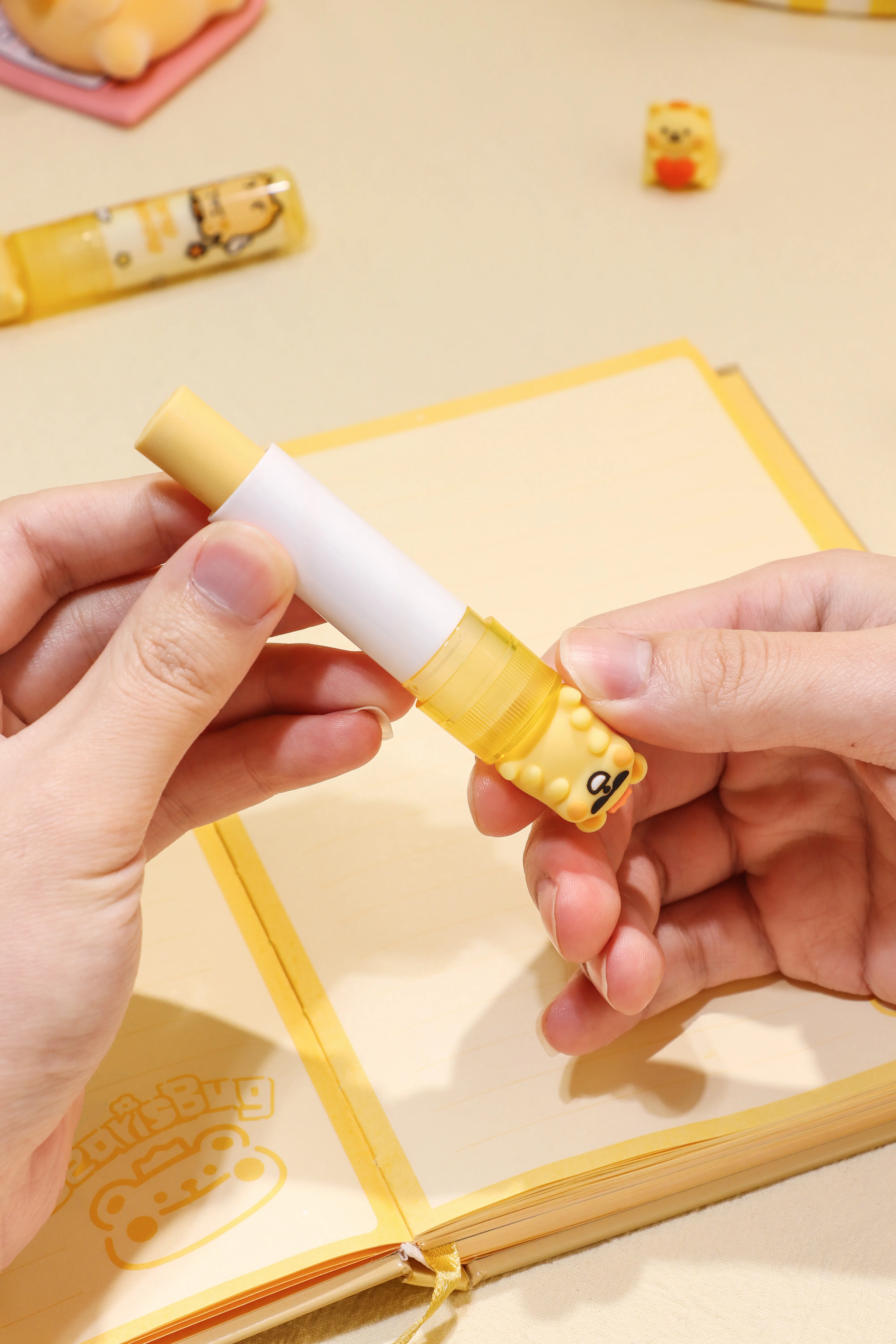 Manufacturer best selling school supplies children fancy cute kawaii 3d cute crystal cat rotate eraser